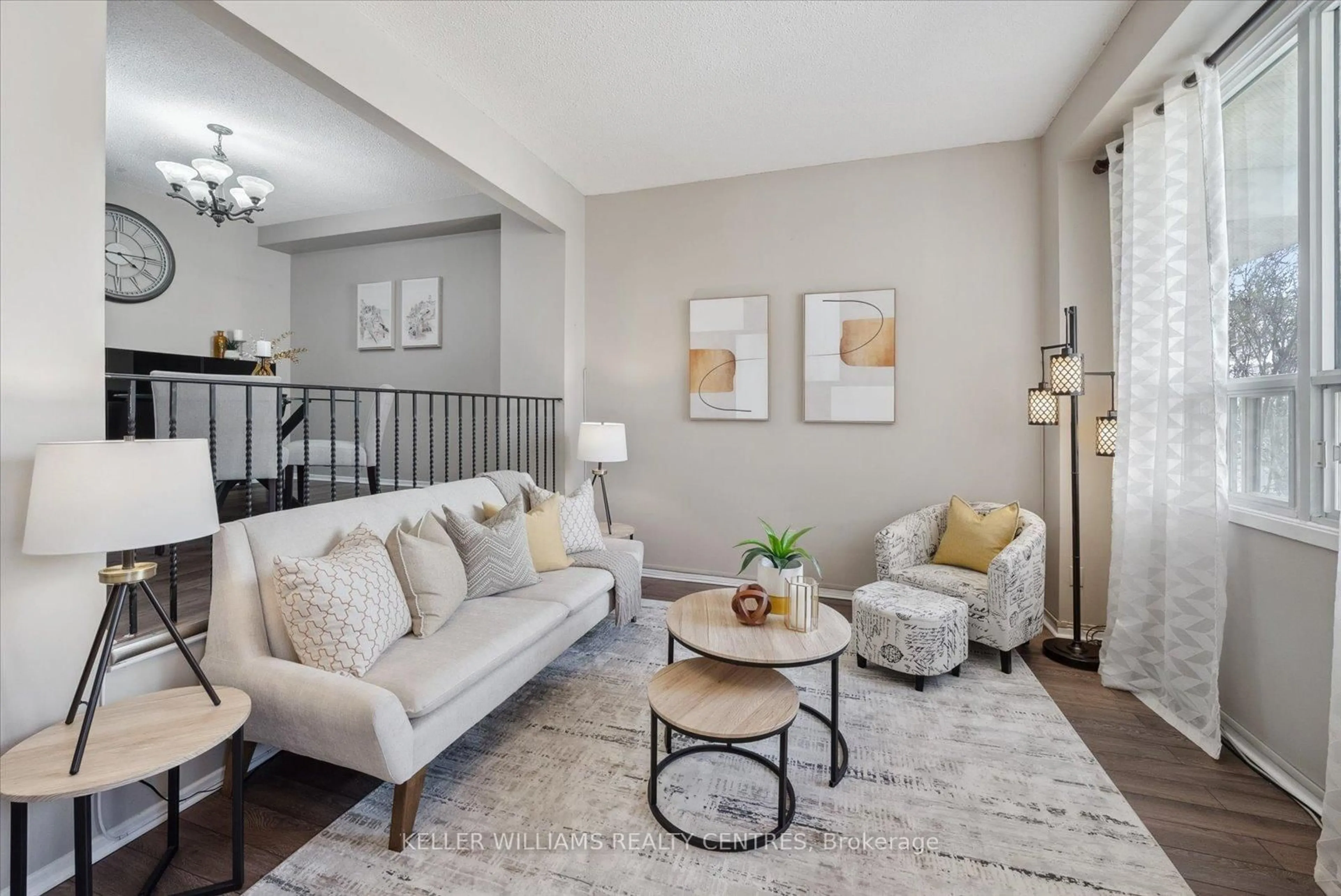 Living room with furniture, unknown for 73 Poplar Cres, Aurora Ontario L4G 3M4