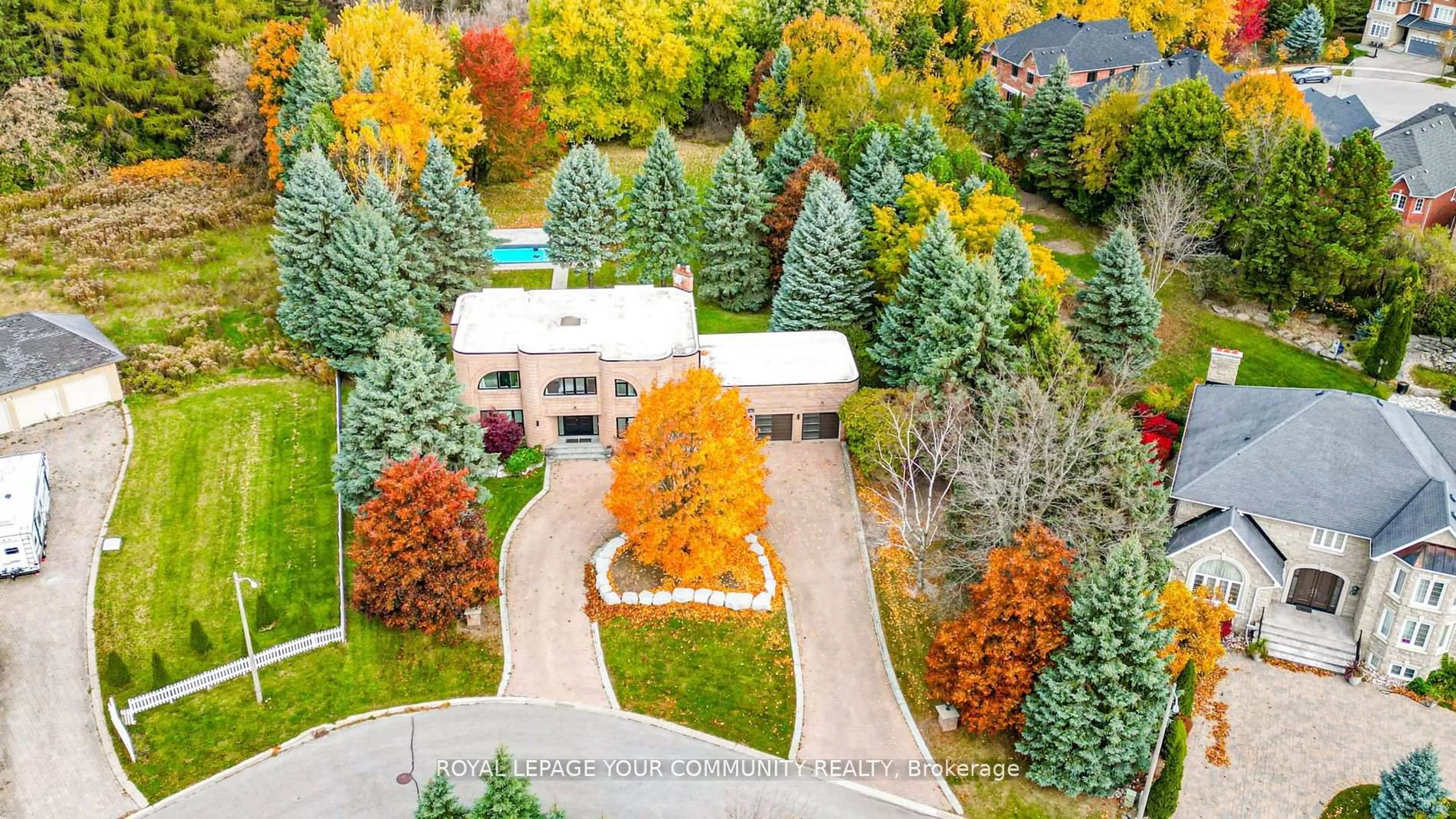 A pic from outside/outdoor area/front of a property/back of a property/a pic from drone, forest/trees view for 23 Anglin Dr, Richmond Hill Ontario L4E 3M5