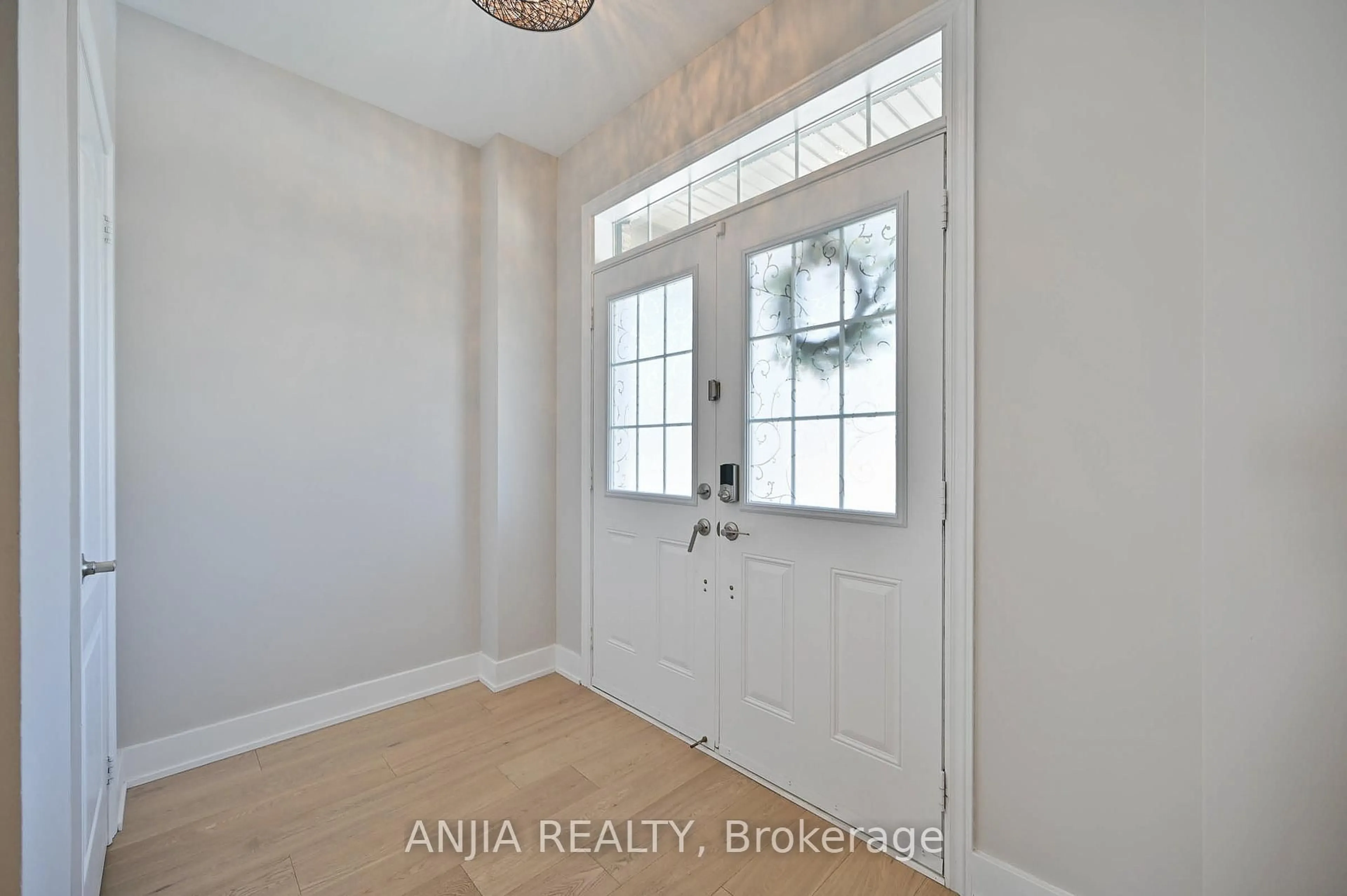 Indoor entryway for 73 Shady Oaks Ave, Markham Ontario L6B 0P3
