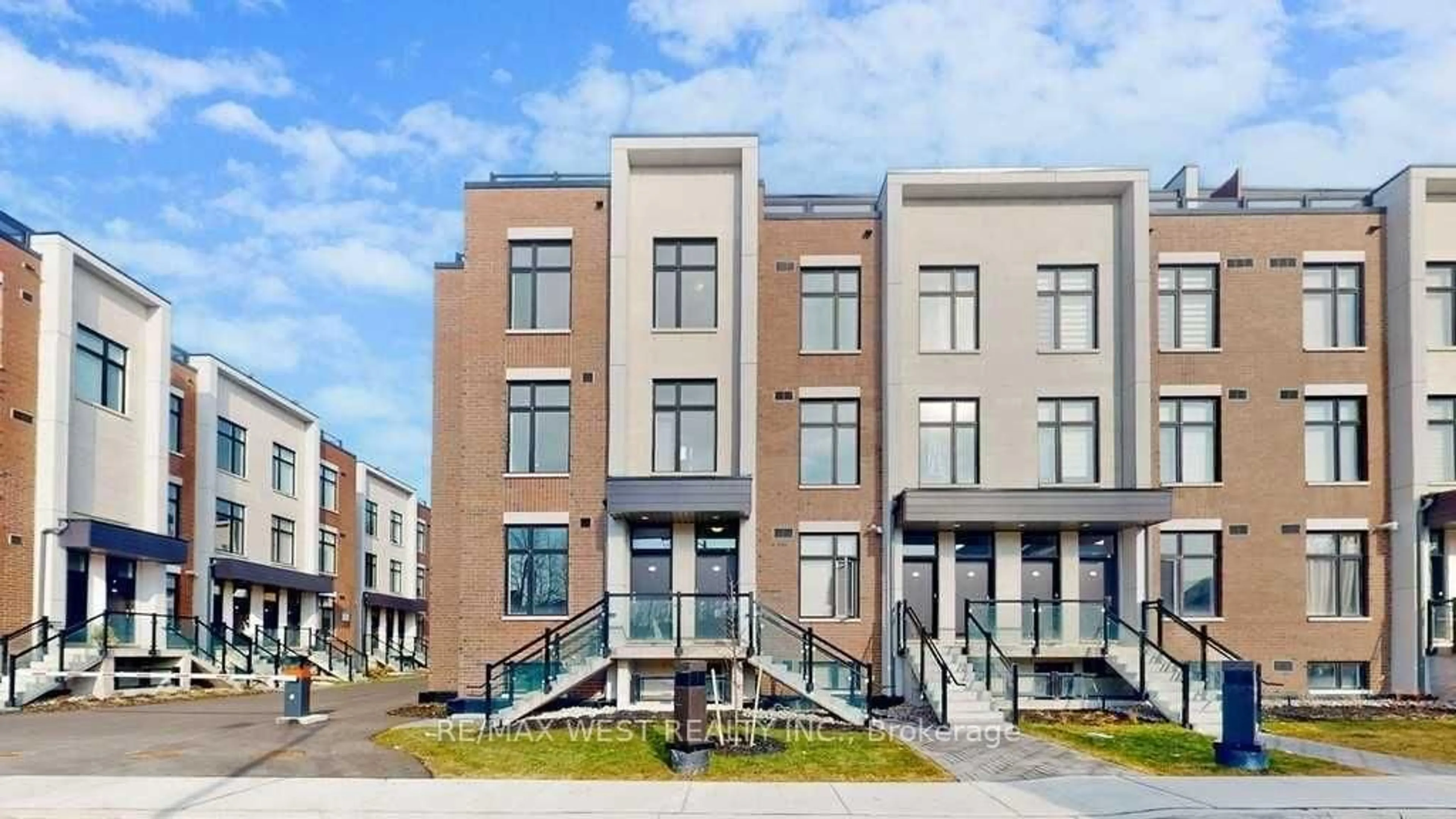 Unknown for 9570 Islington Ave #223, Vaughan Ontario L4L 1A7