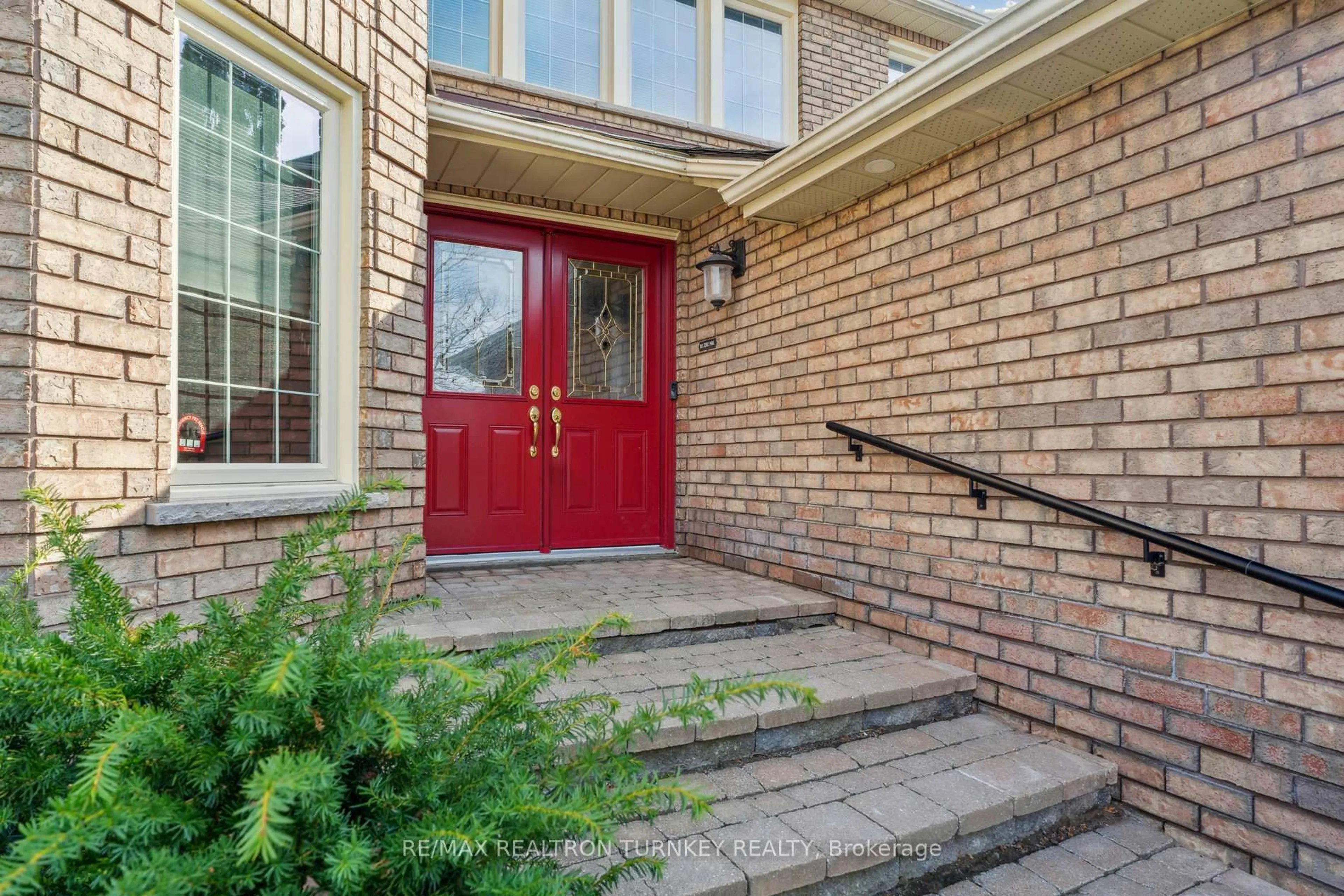 Unknown for 41 Goldsmith Cres, Newmarket Ontario L3X 1R4