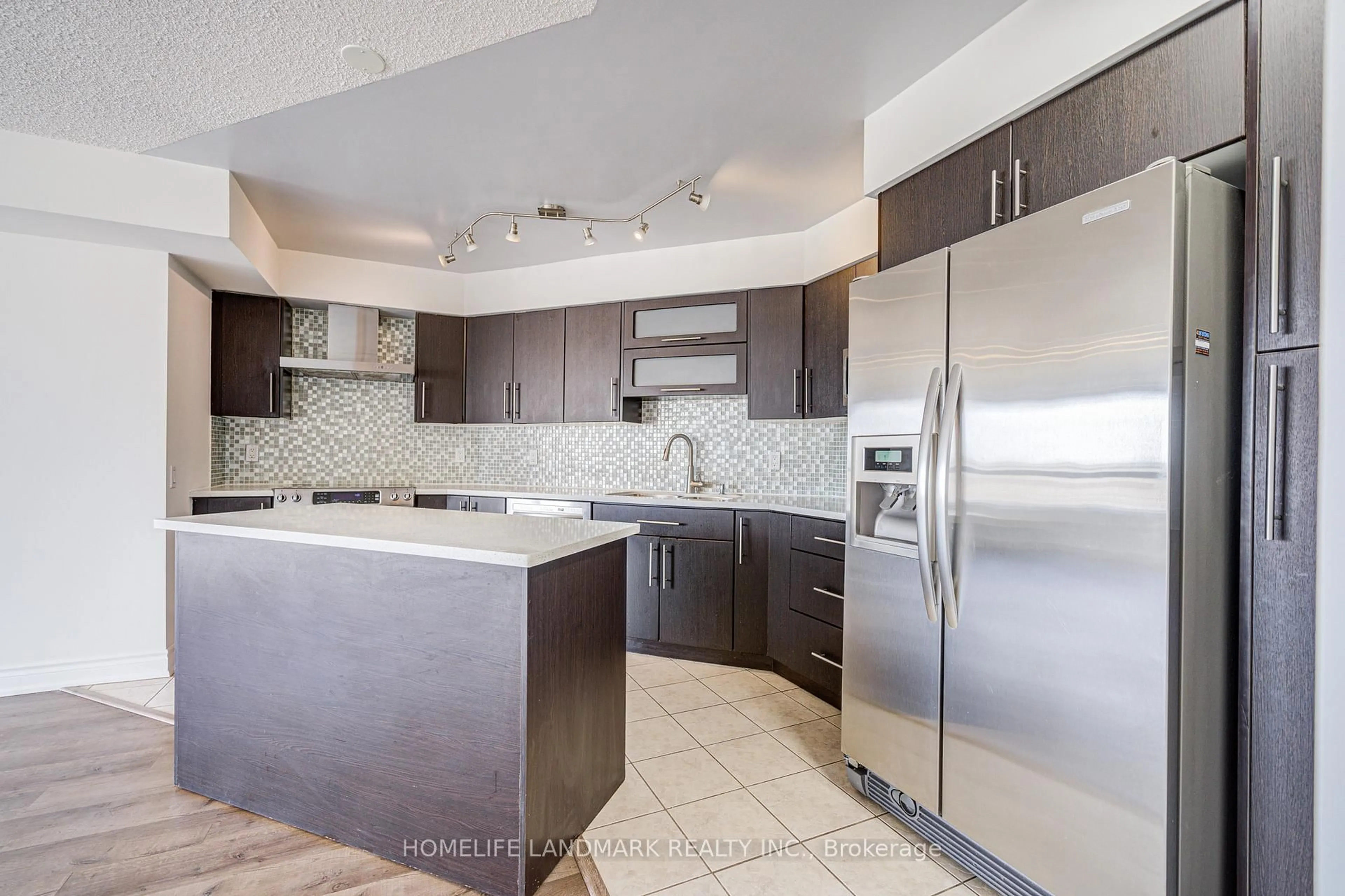 Contemporary kitchen, ceramic/tile floor for 9017 Leslie St #311, Richmond Hill Ontario L4B 4R8