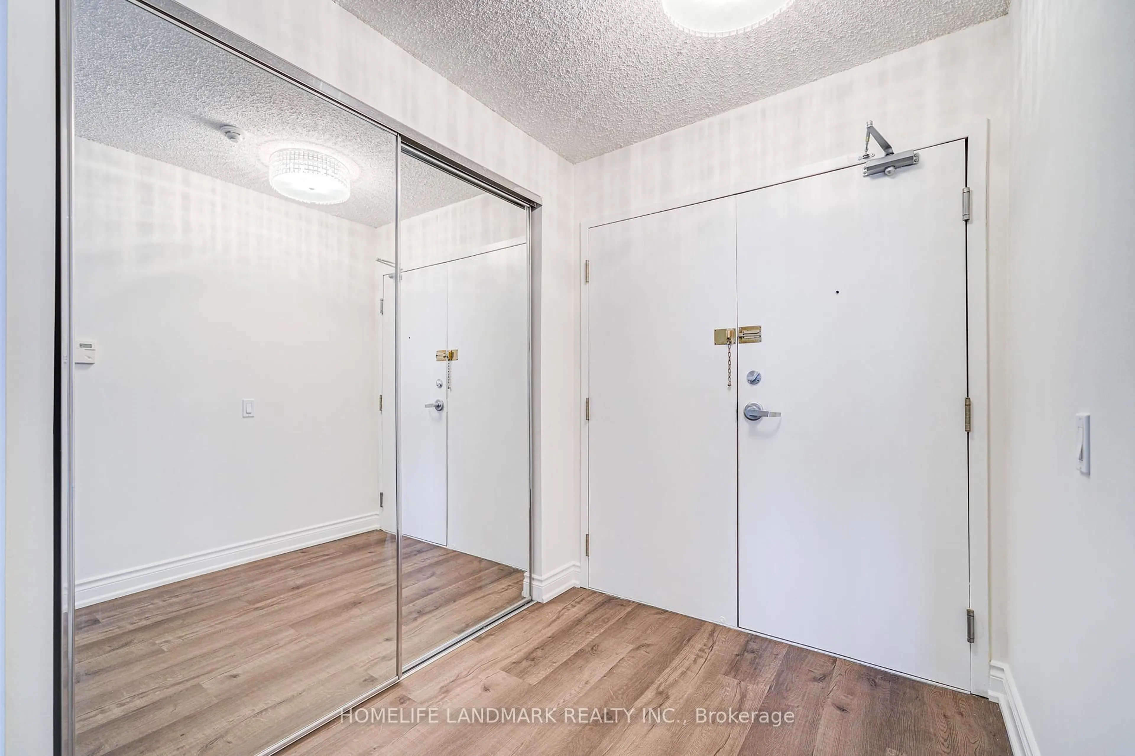 Unknown for 9017 Leslie St #311, Richmond Hill Ontario L4B 4R8