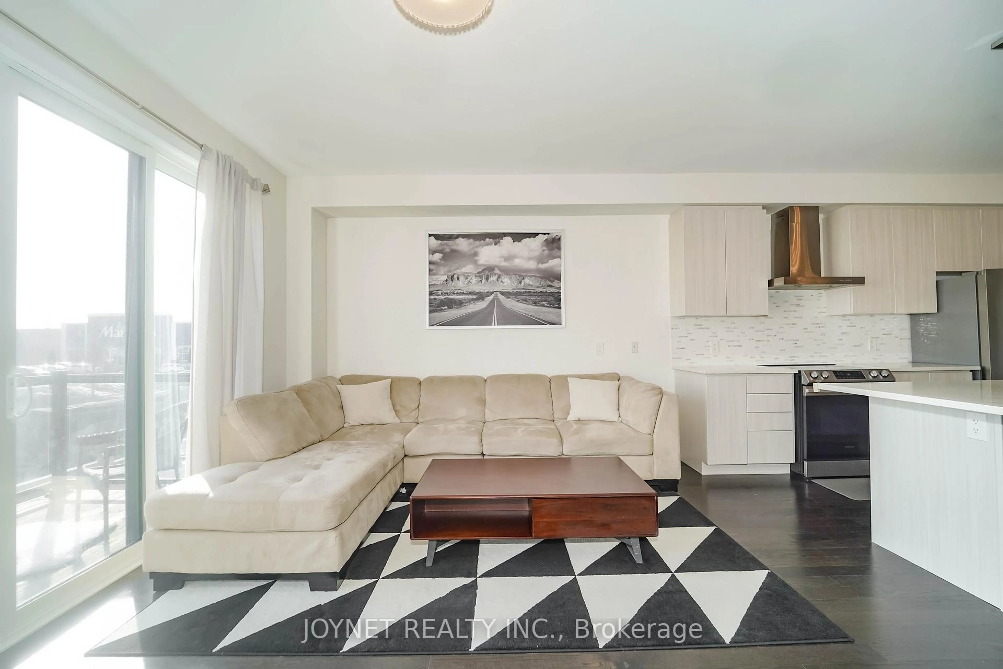Living room with furniture, unknown for 7 Glenngarry Cres, Vaughan Ontario L6A 4Z4