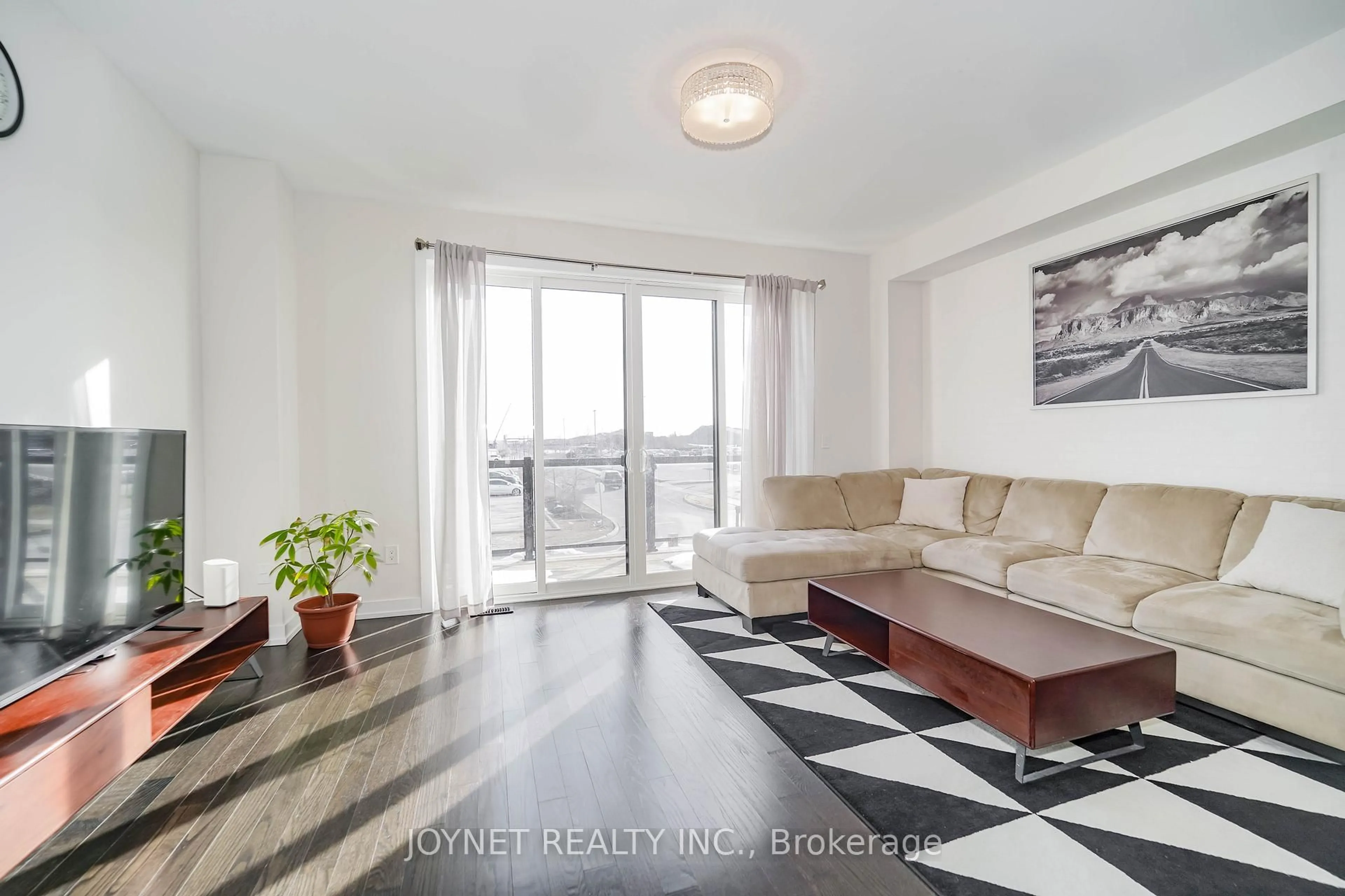 Living room with furniture, unknown for 7 Glenngarry Cres, Vaughan Ontario L6A 4Z4