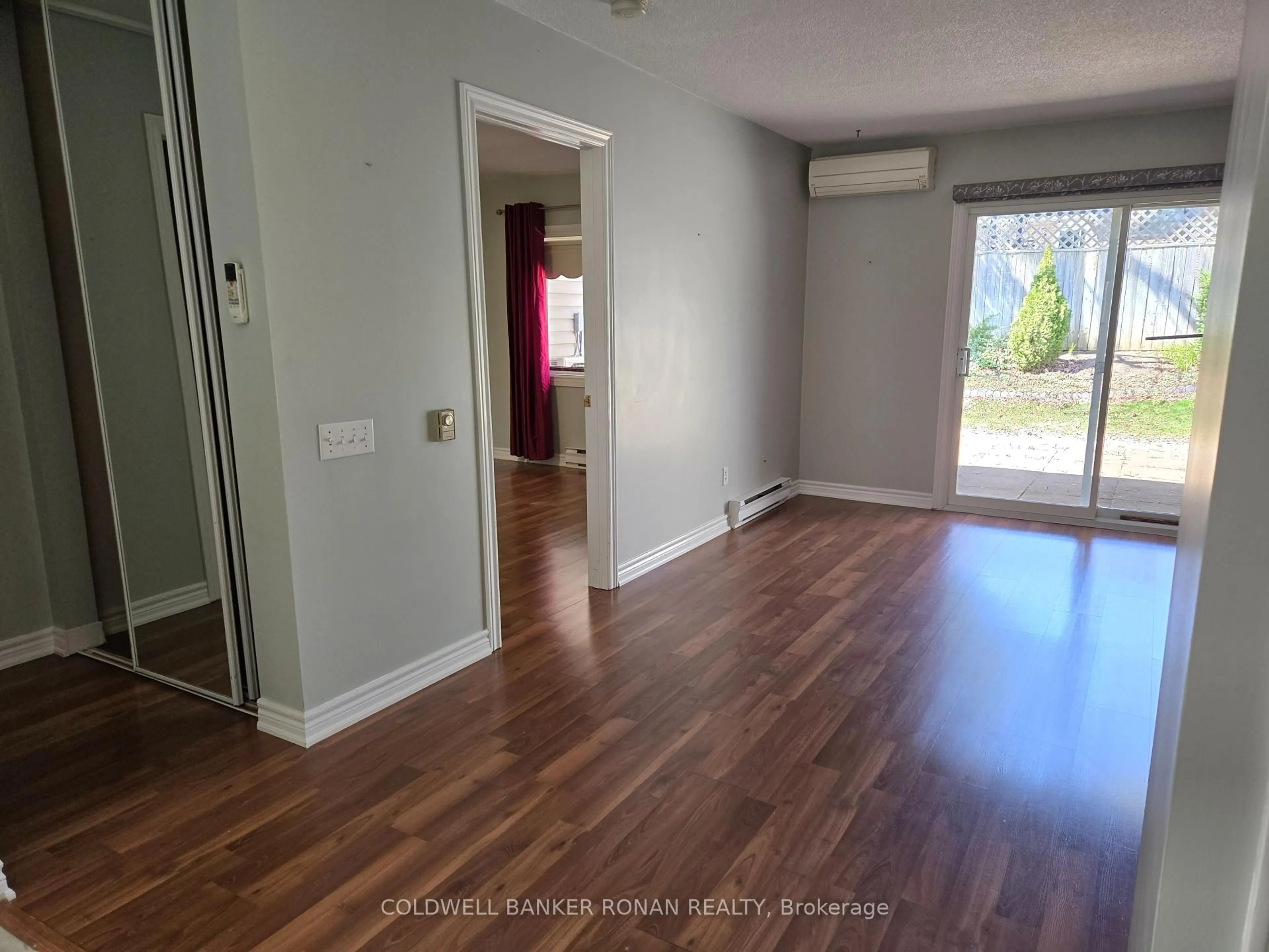 A pic of a room for 77 Mill St #19, New Tecumseth Ontario L0G 1W0