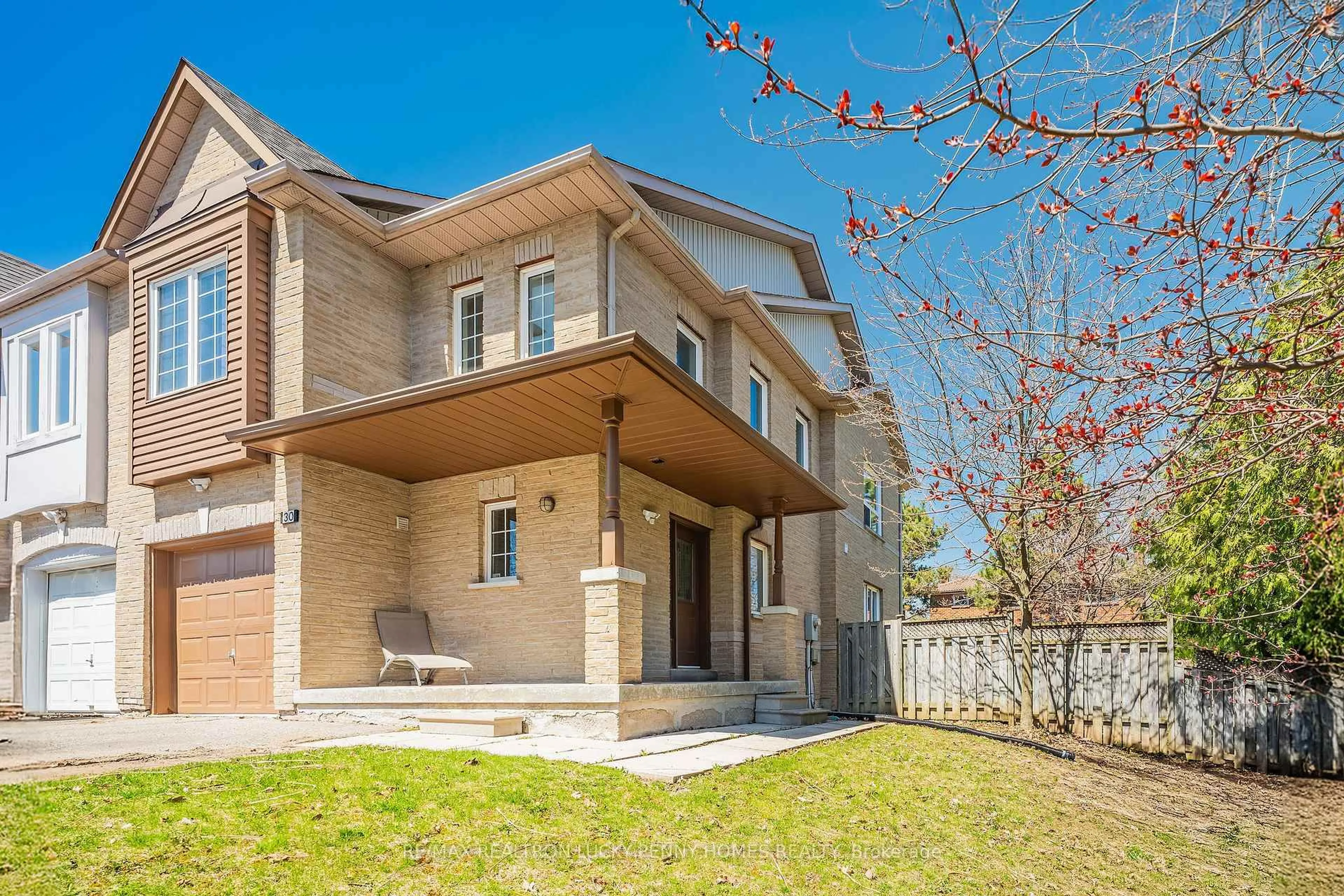 Home with brick exterior material, street for 30 Sunway Sq, Markham Ontario L3P 7X4