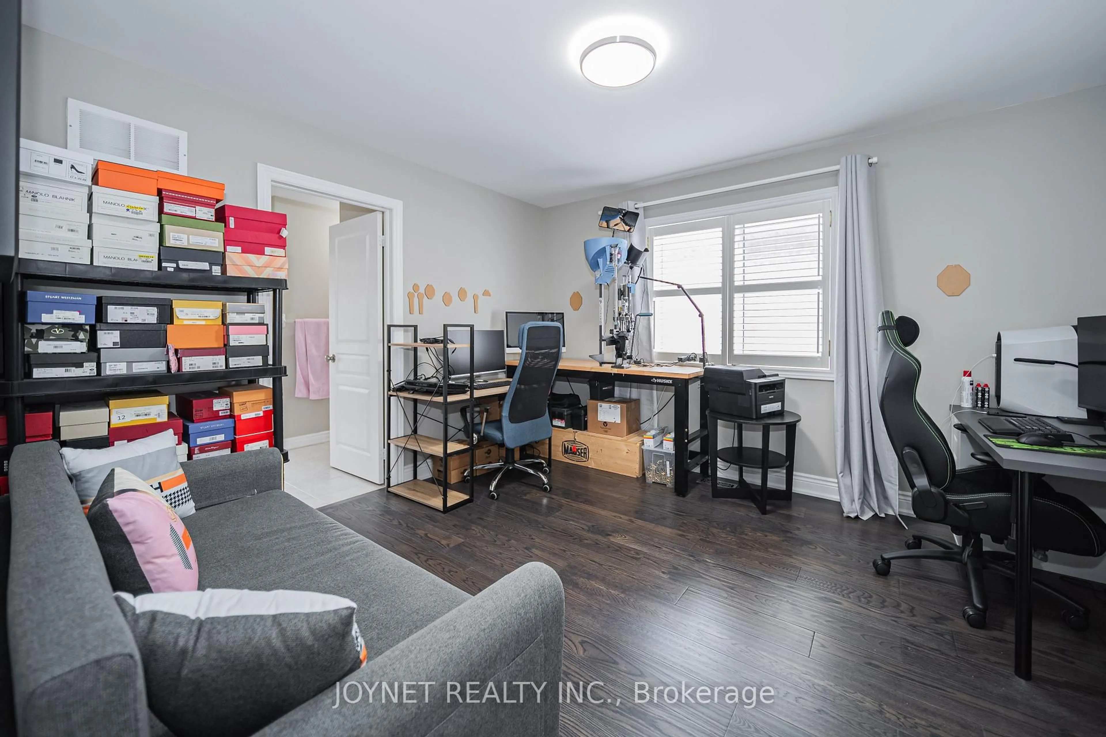 A pic of a room for 36 Newbridge Ave, Richmond Hill Ontario L4E 3Z9