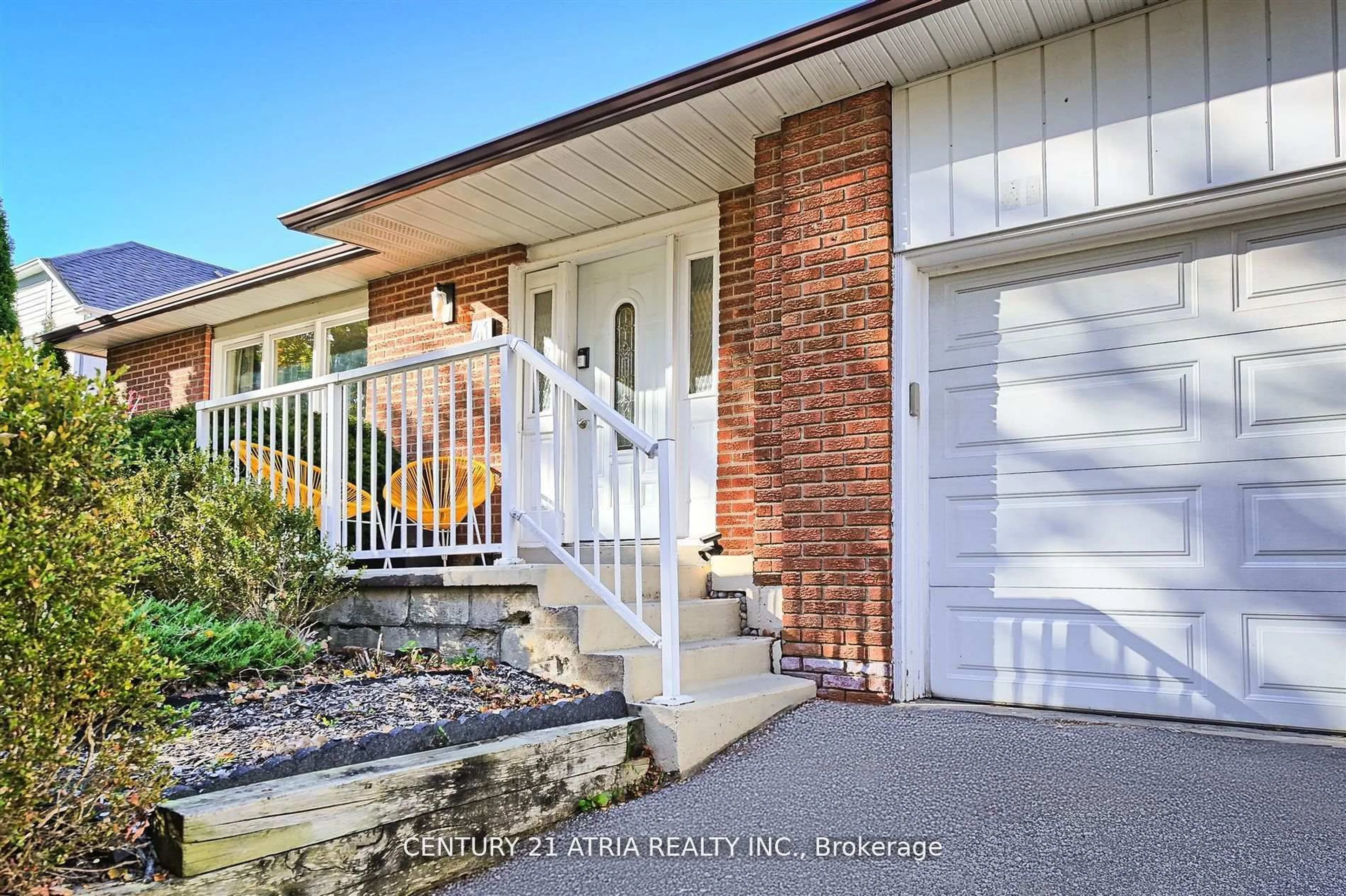 Home with brick exterior material, street for 41 Pringle Ave, Markham Ontario L3P 2P3