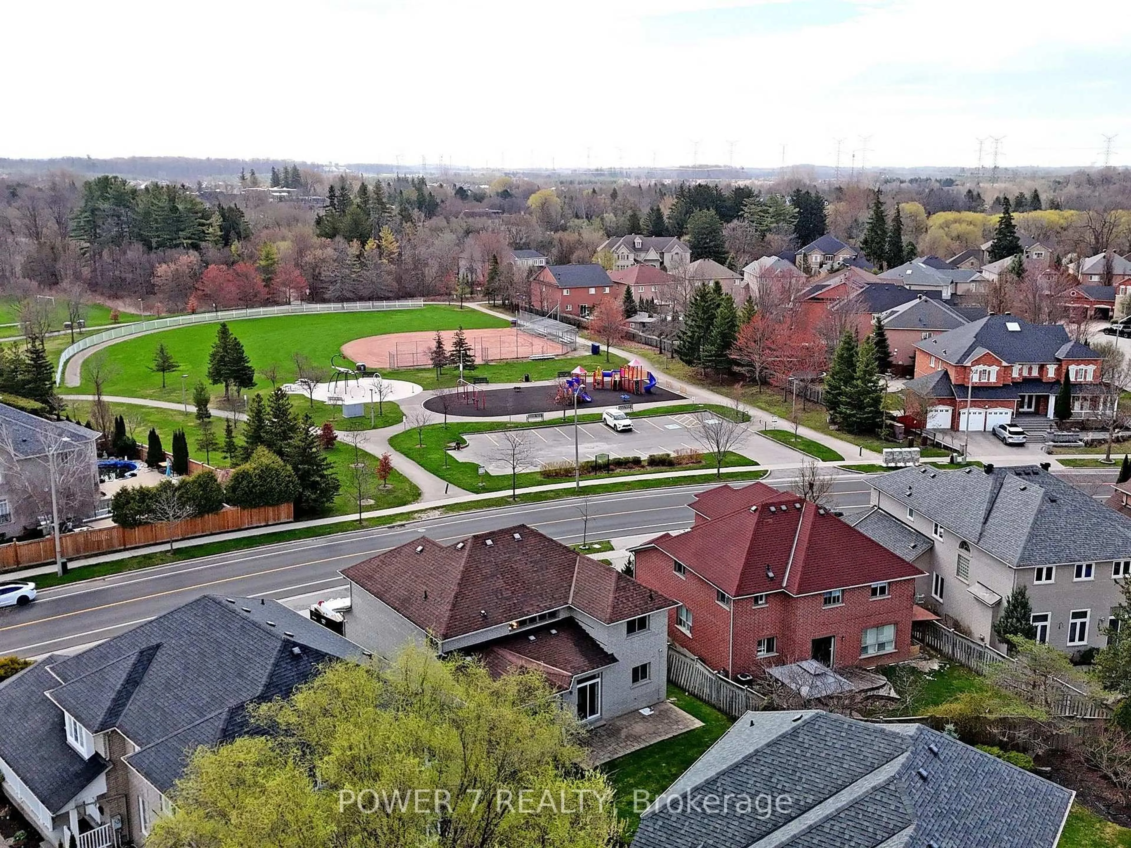 A pic from outside/outdoor area/front of a property/back of a property/a pic from drone, unknown for 101 Boxwood Cres, Markham Ontario L3S 4A3
