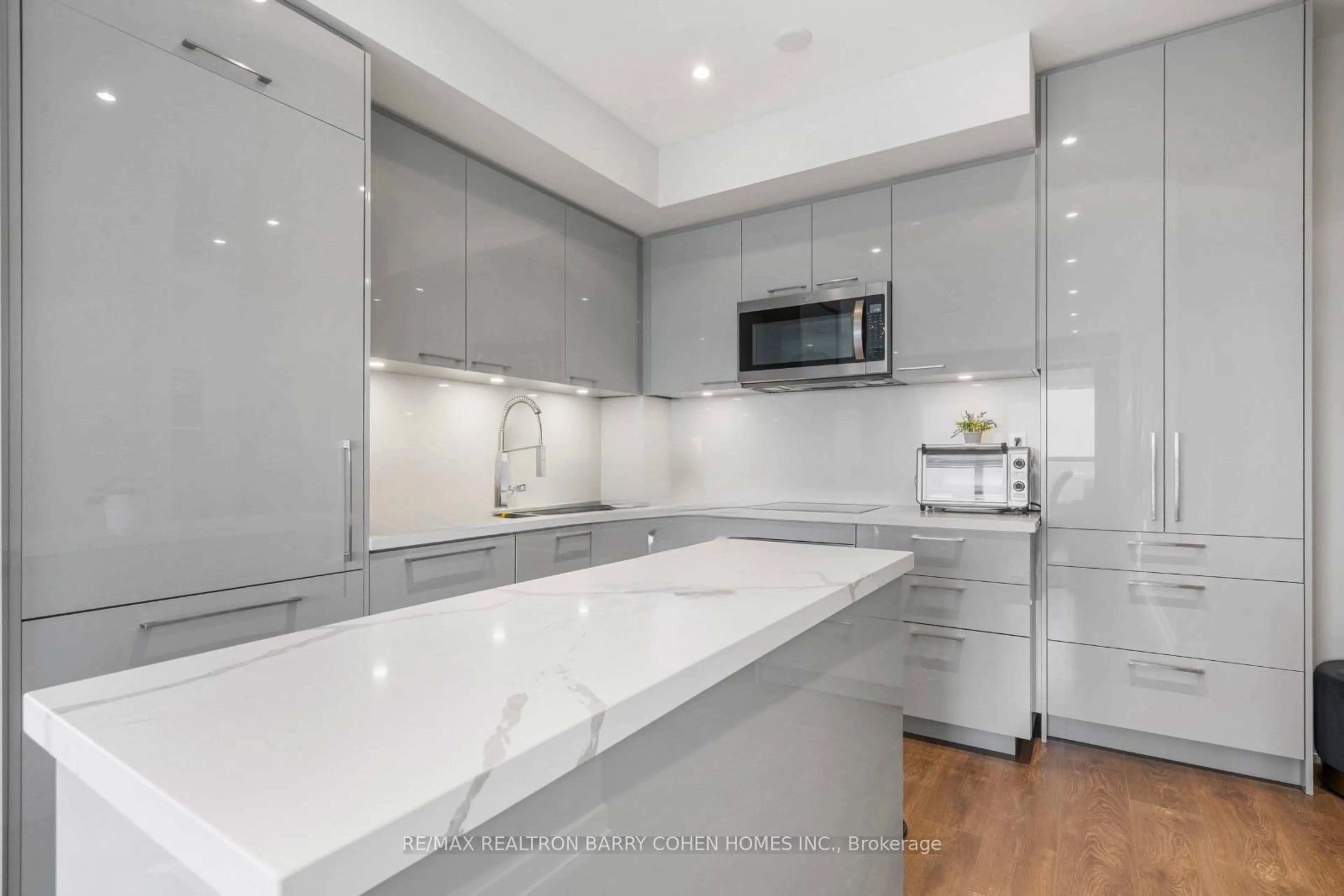 Open concept kitchen, ceramic/tile floor for 1 Grandview Ave #2701, Markham Ontario L3T 0G7