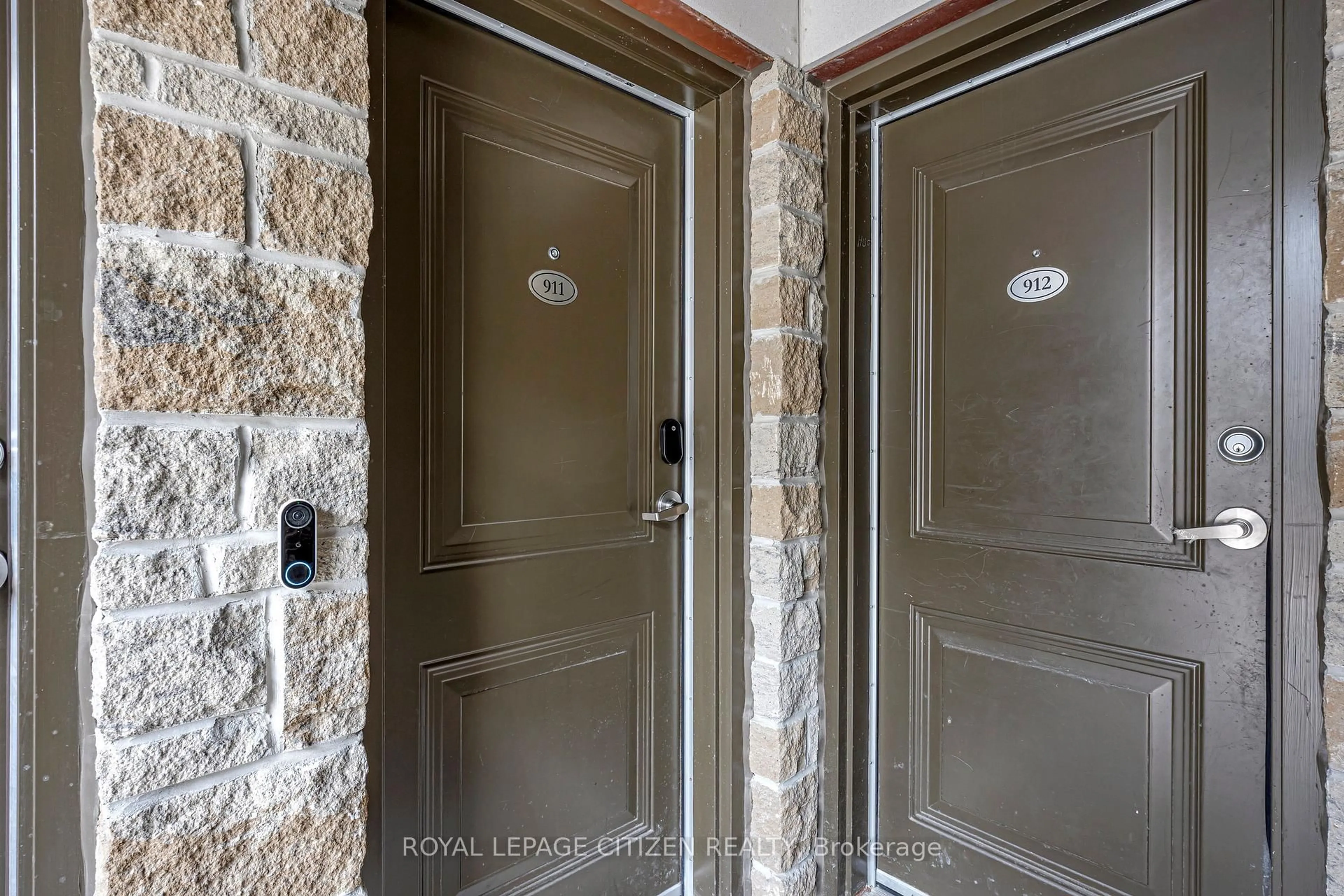Indoor entryway for 2 Blanche Lane #911, Markham Ontario L6B 1N3