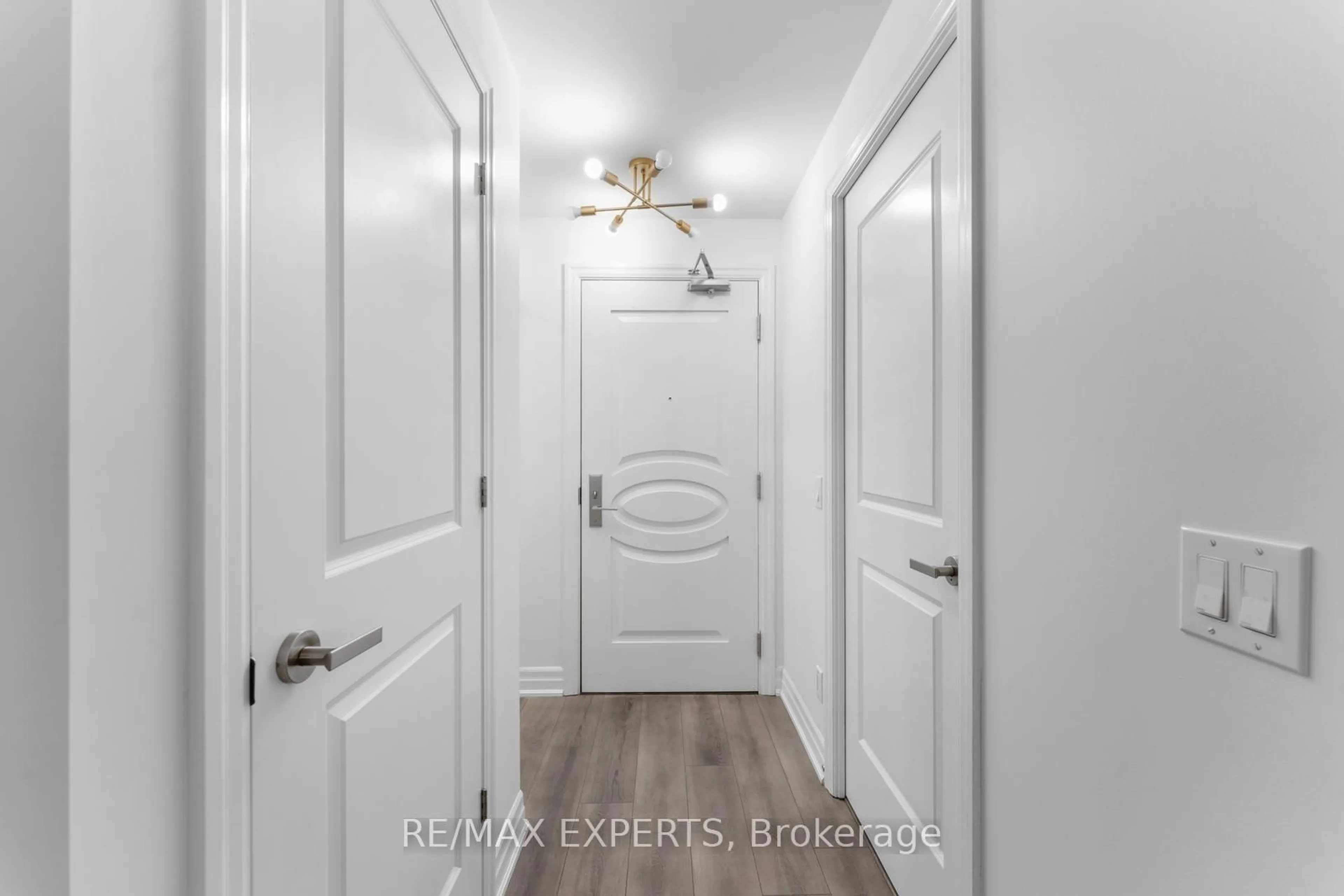 Indoor entryway for 9075 Jane St #1010, Vaughan Ontario L4K 0L7