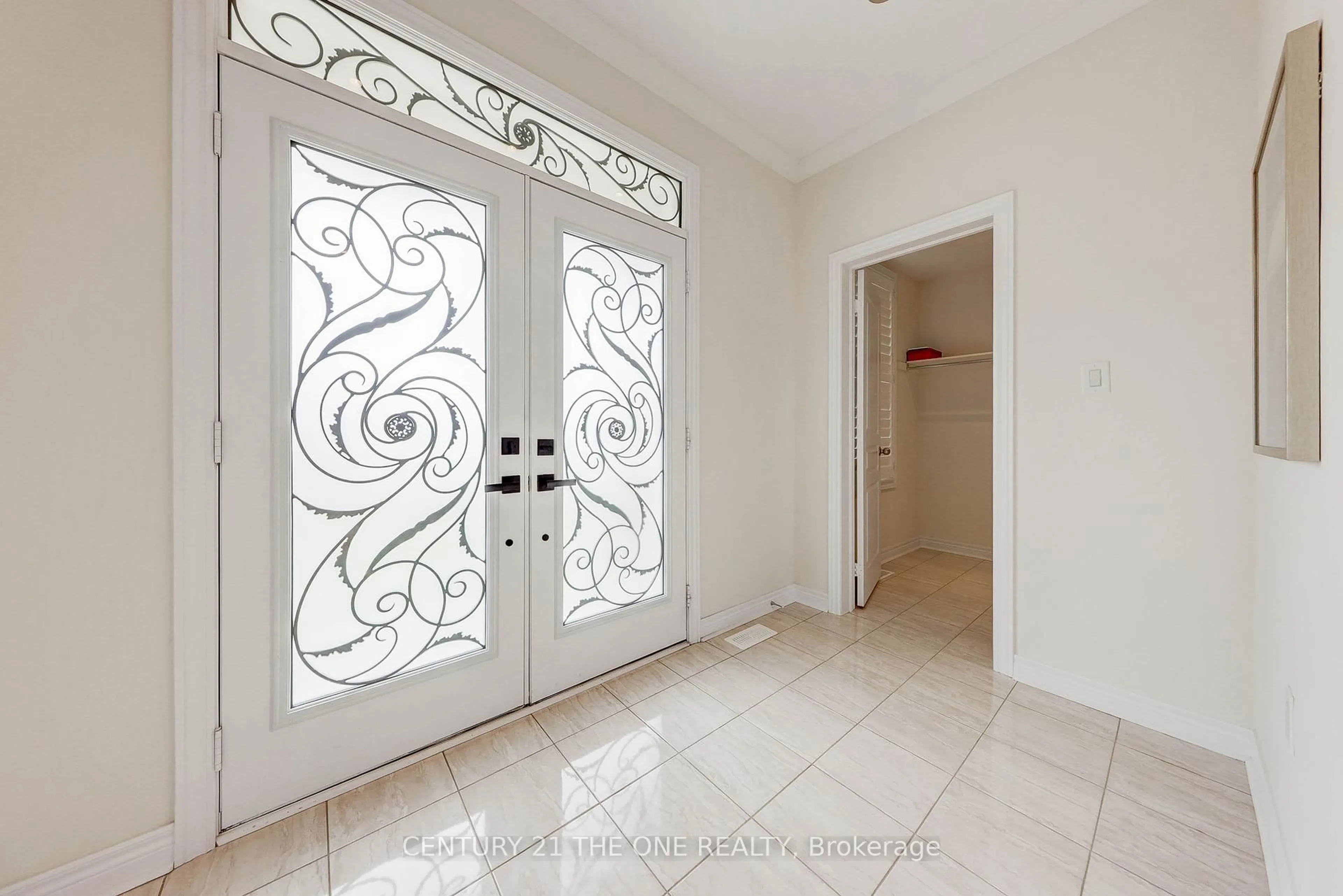 Indoor entryway for 97 Roy Harper Ave, Aurora Ontario L4G 0V5