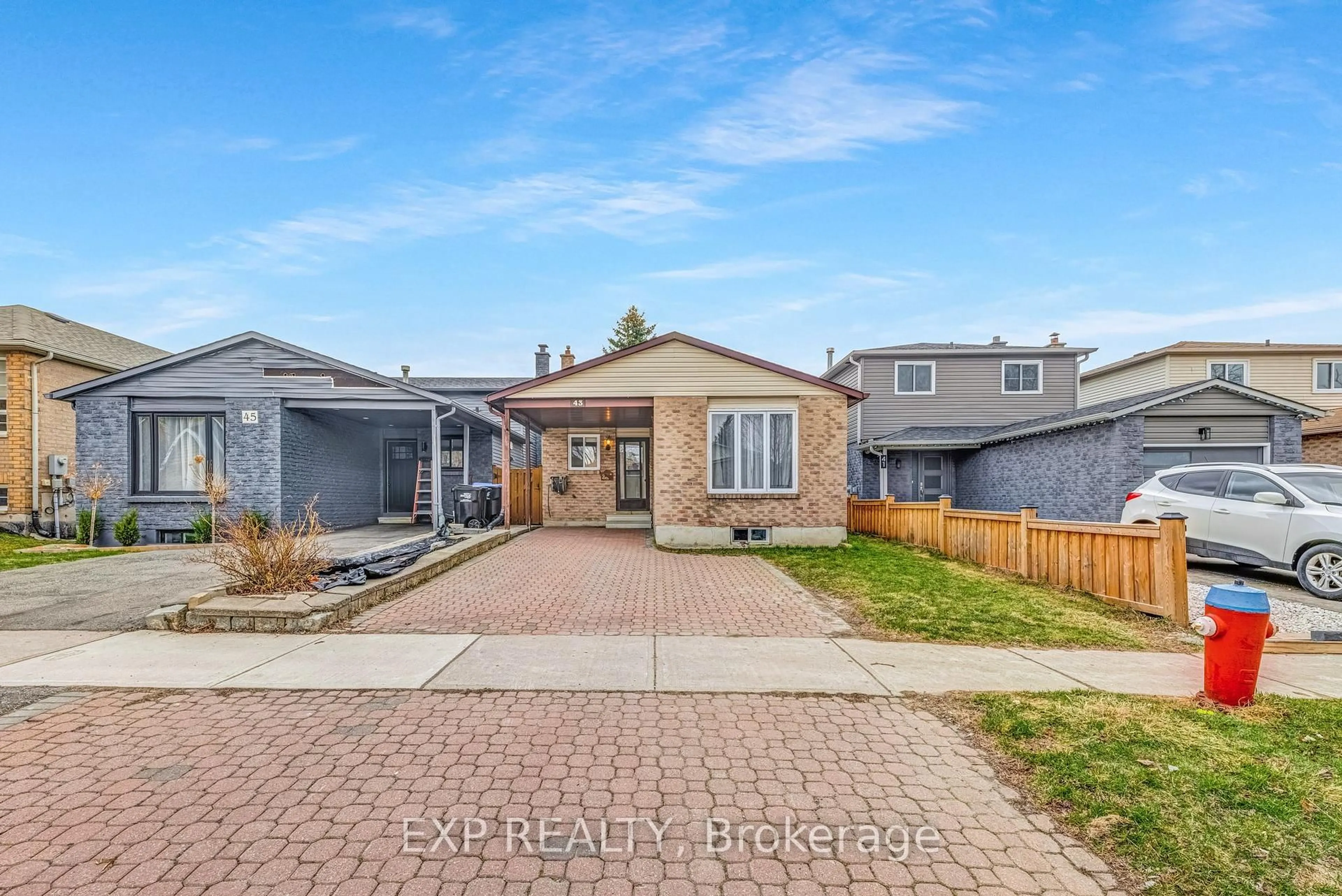 Home with brick exterior material, street for 43 LONGVIEW Dr, Bradford West Gwillimbury Ontario L3Z 2H4