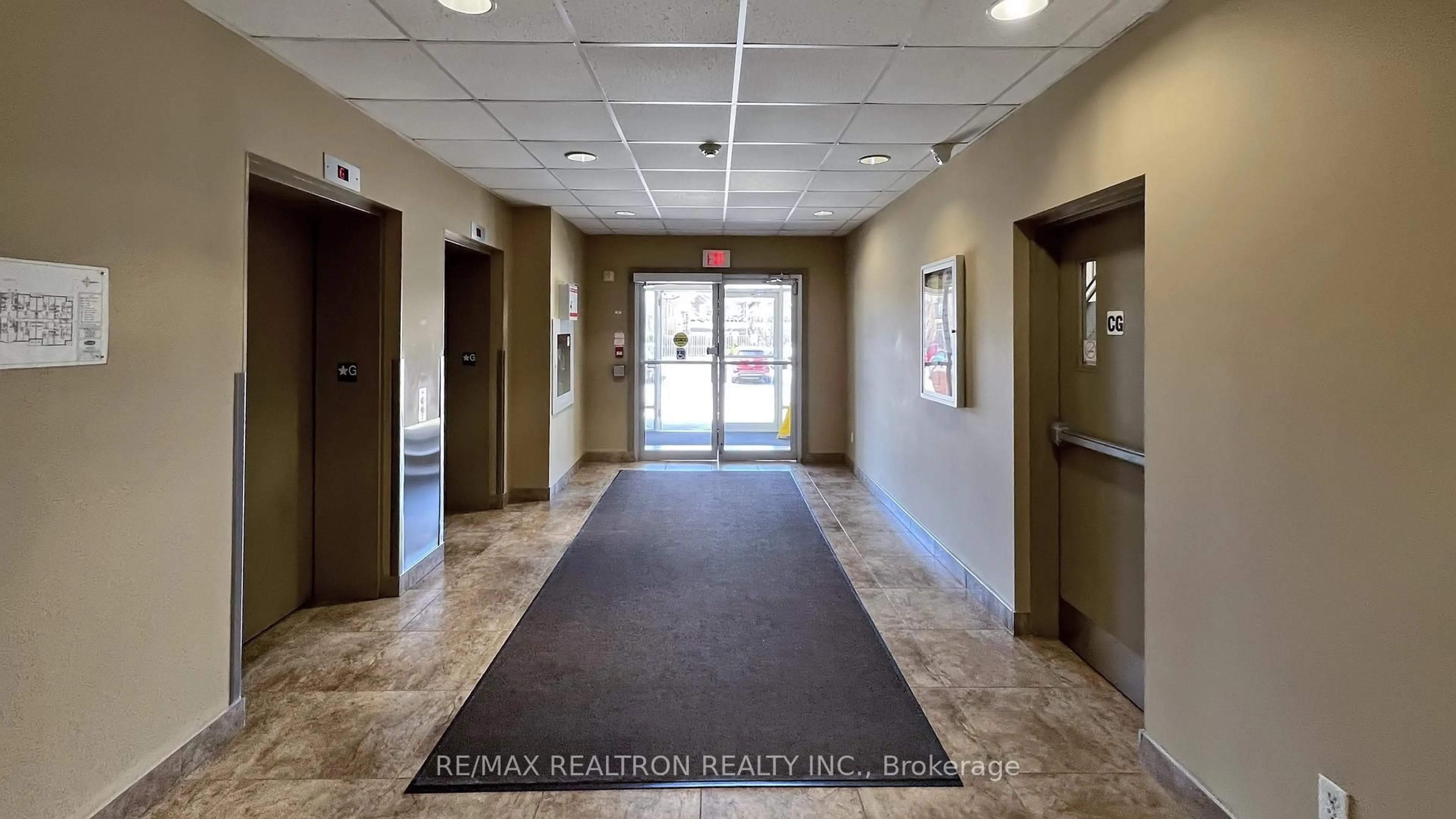 Indoor foyer for 7340 Markham Rd #304, Markham Ontario L3S 0B1