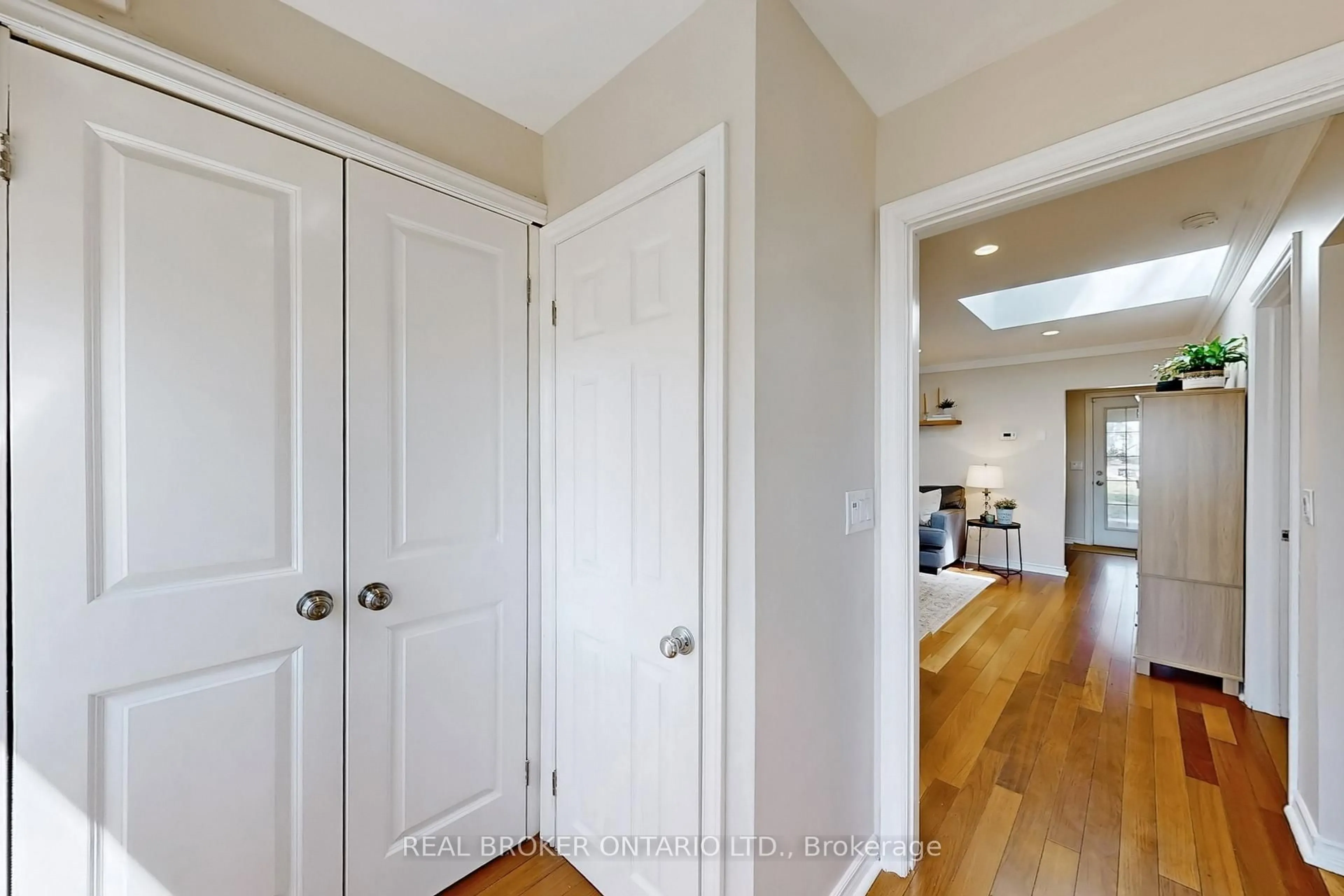 Indoor entryway for 14513 Ninth Line, Whitchurch-Stouffville Ontario L4A 7X3