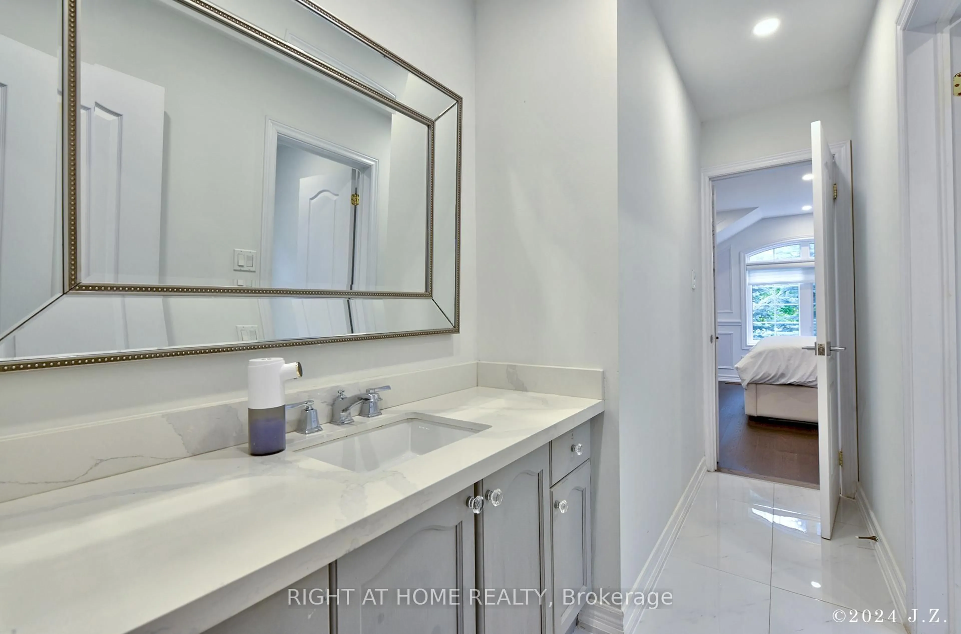 Contemporary bathroom, ceramic/tile floor for 19 Cabernet Rd, Vaughan Ontario L4J 8X6