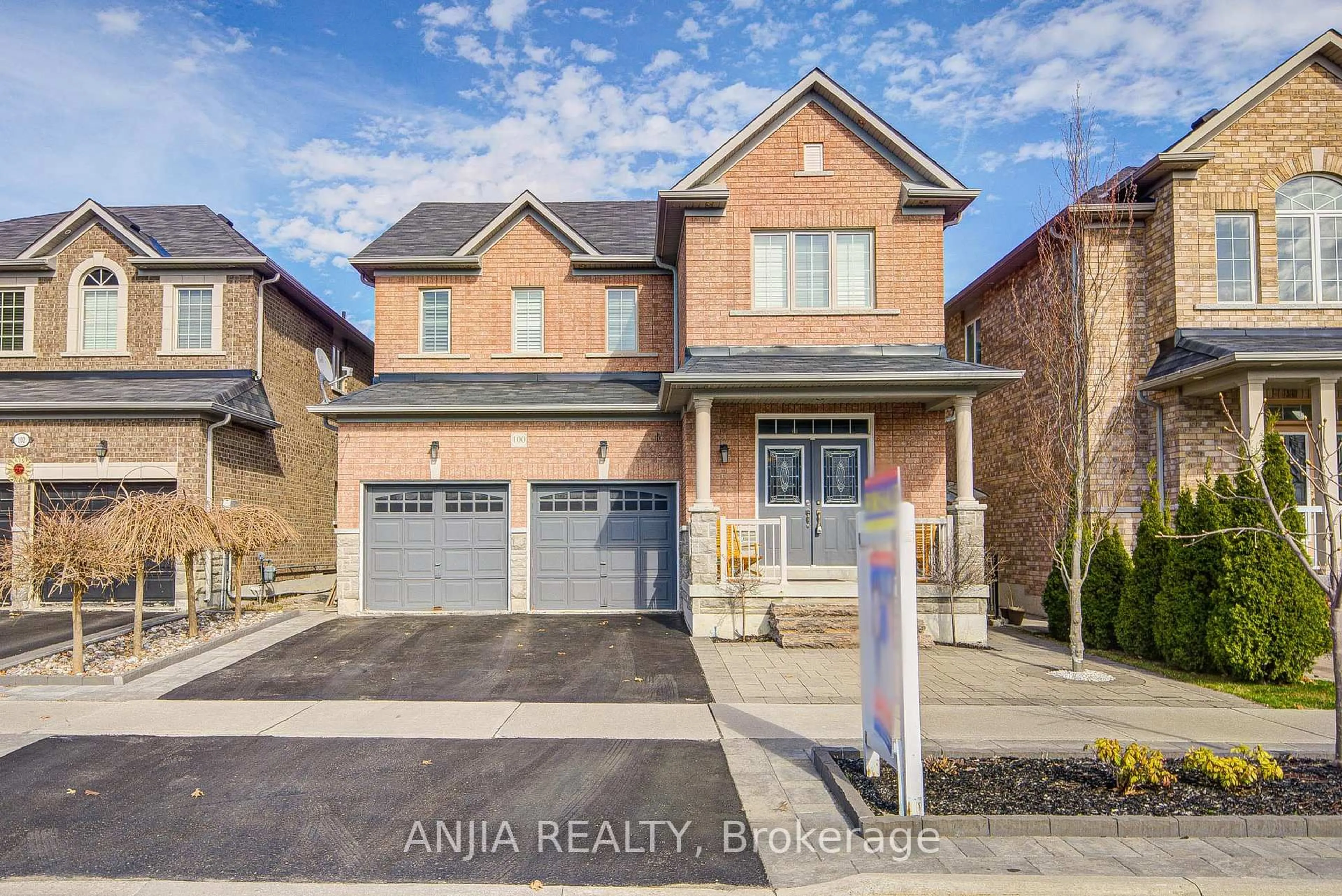 Home with brick exterior material, street for 100 James Mccullough Rd, Whitchurch-Stouffville Ontario L4A 0Z2