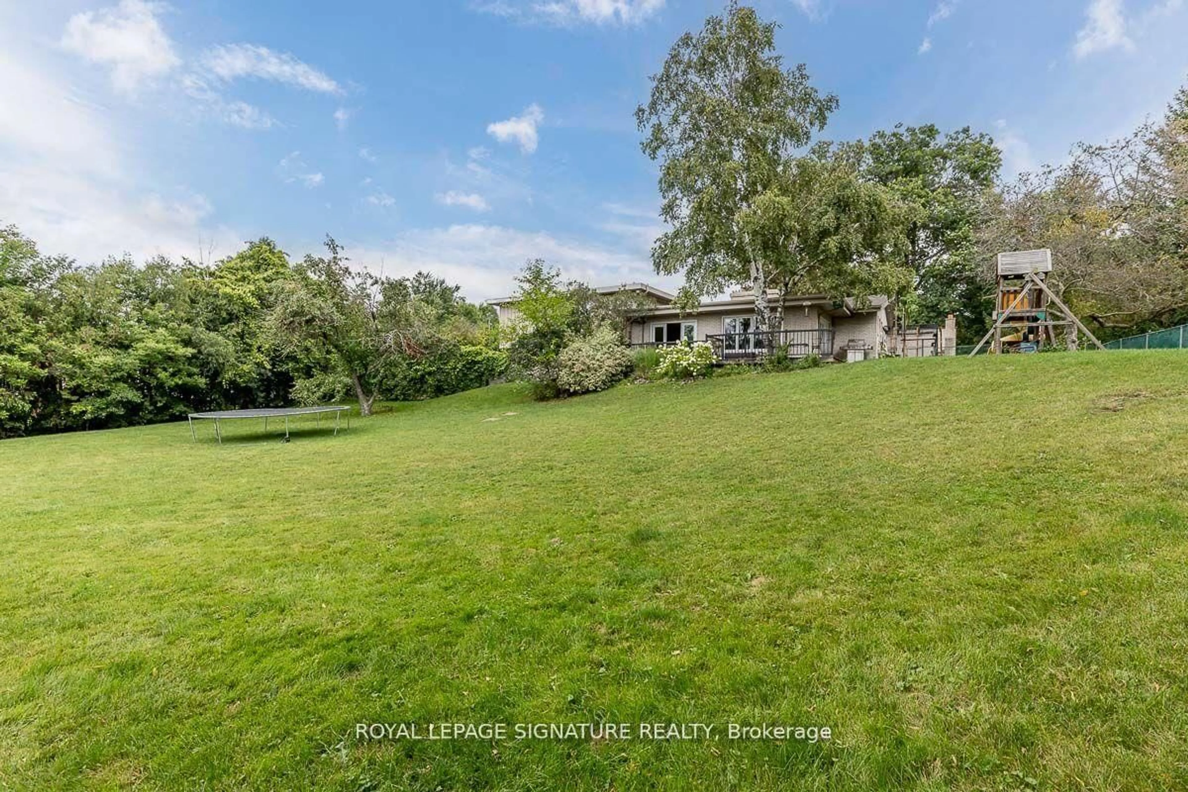 A pic from outside/outdoor area/front of a property/back of a property/a pic from drone, water/lake/river/ocean view for 83 Sylvadene Pkwy, Vaughan Ontario L4L 2M5