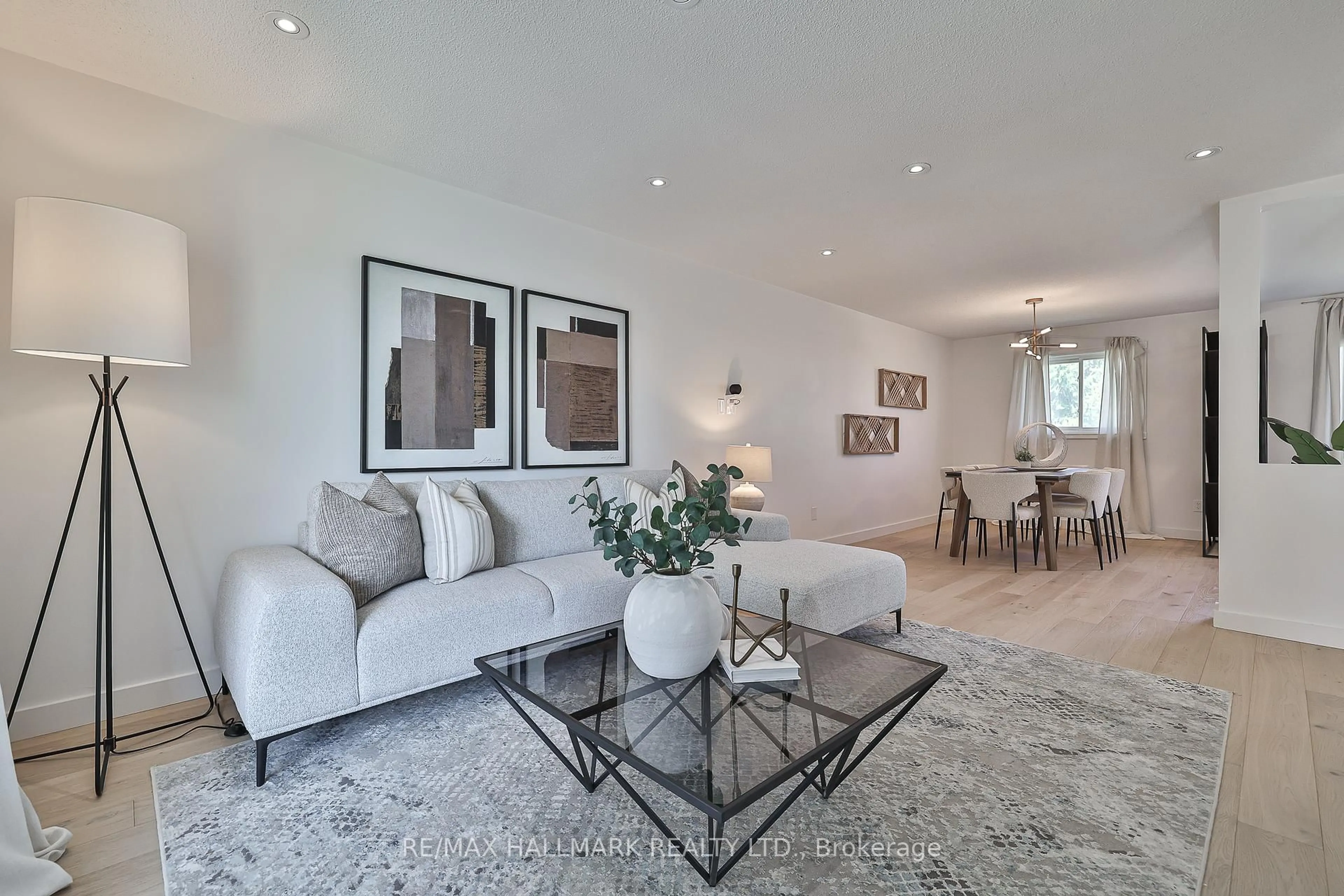 Living room with furniture, unknown for 583 Haines Rd, Newmarket Ontario L3Y 6V6