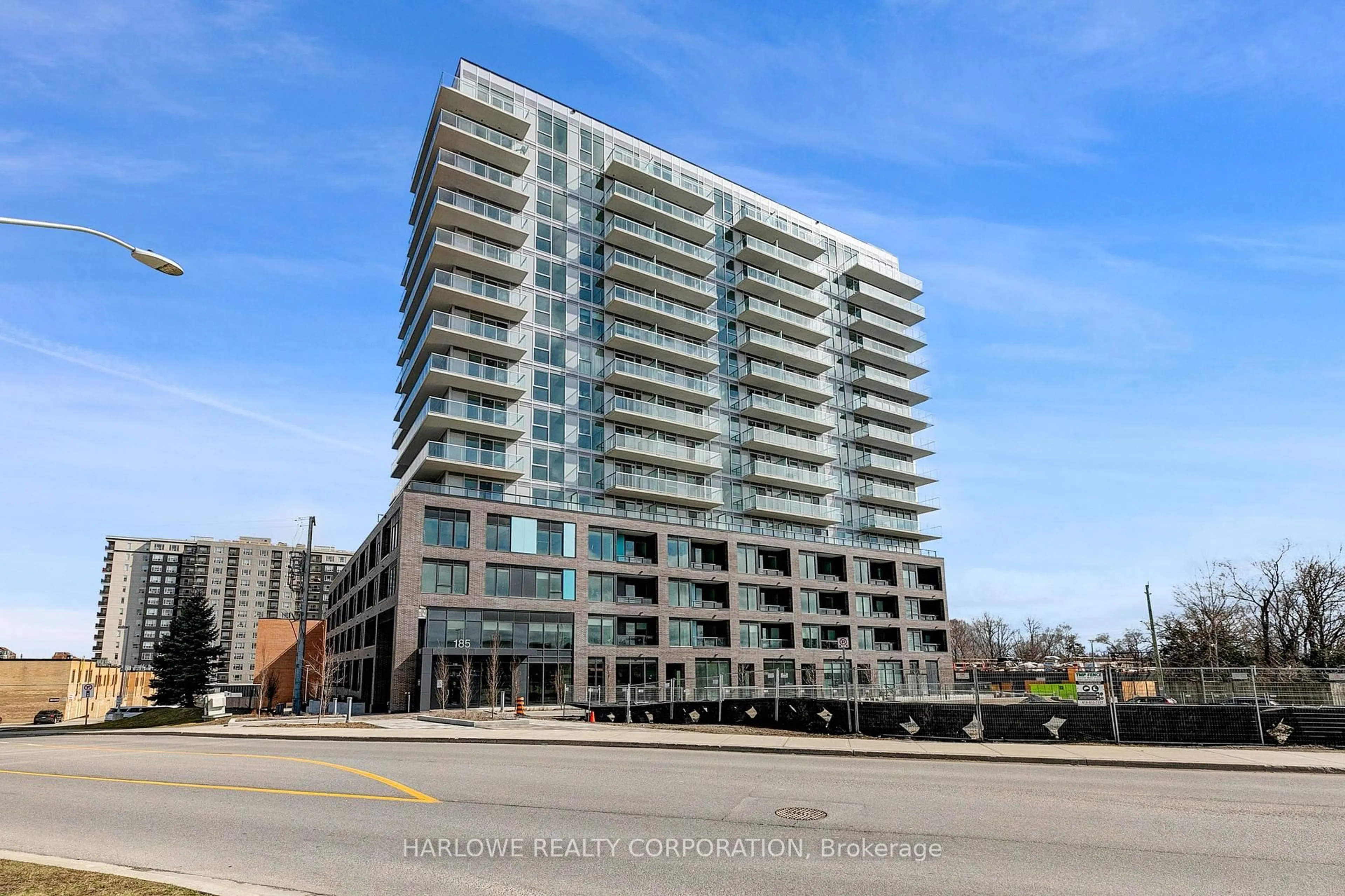 Unknown for 185 Deerfield Rd #709, Newmarket Ontario L3Y 0G7