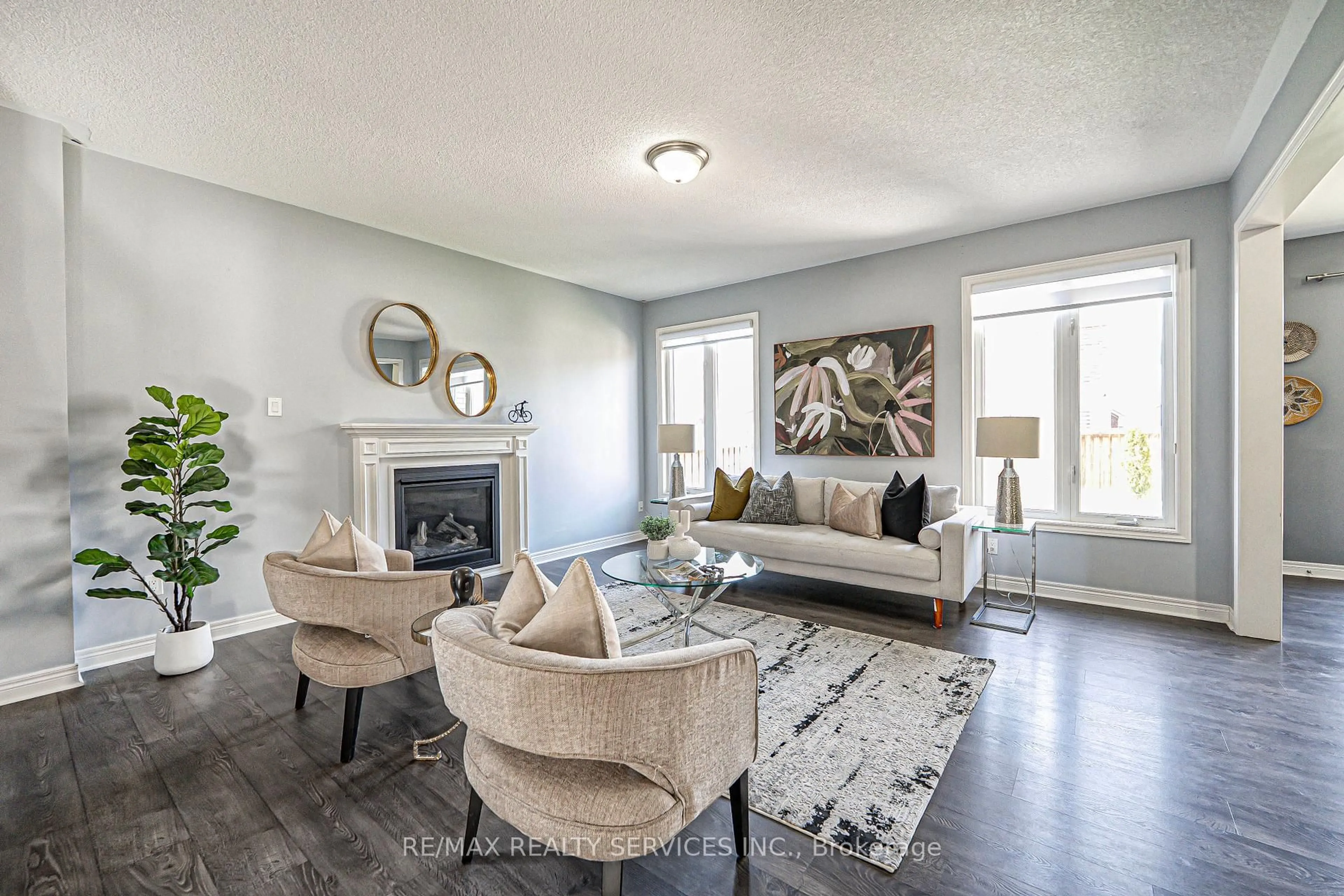 Living room with furniture, unknown for 10 Mccabe Lane, New Tecumseth Ontario L0G 1W0
