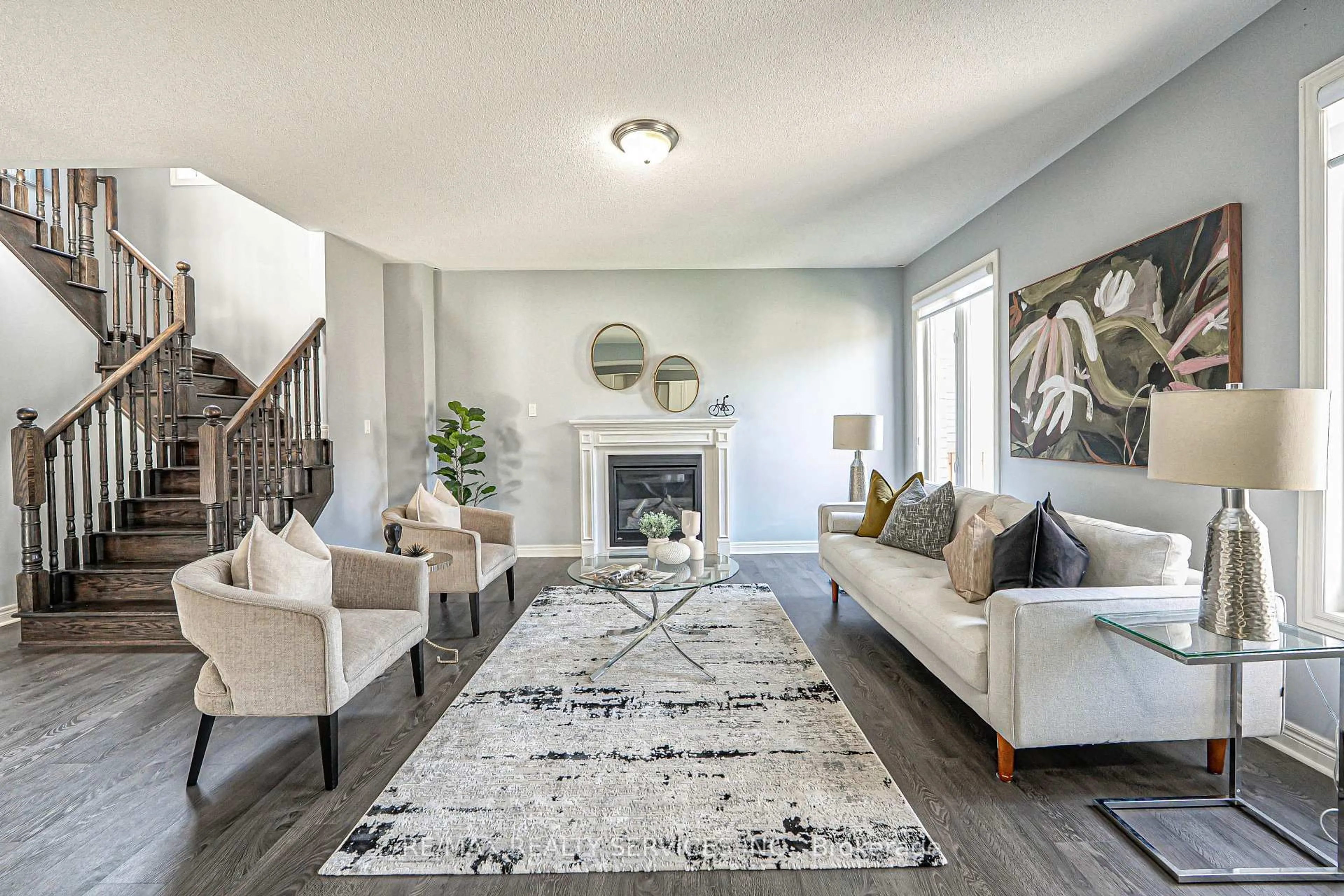Living room with furniture, unknown for 10 Mccabe Lane, New Tecumseth Ontario L0G 1W0