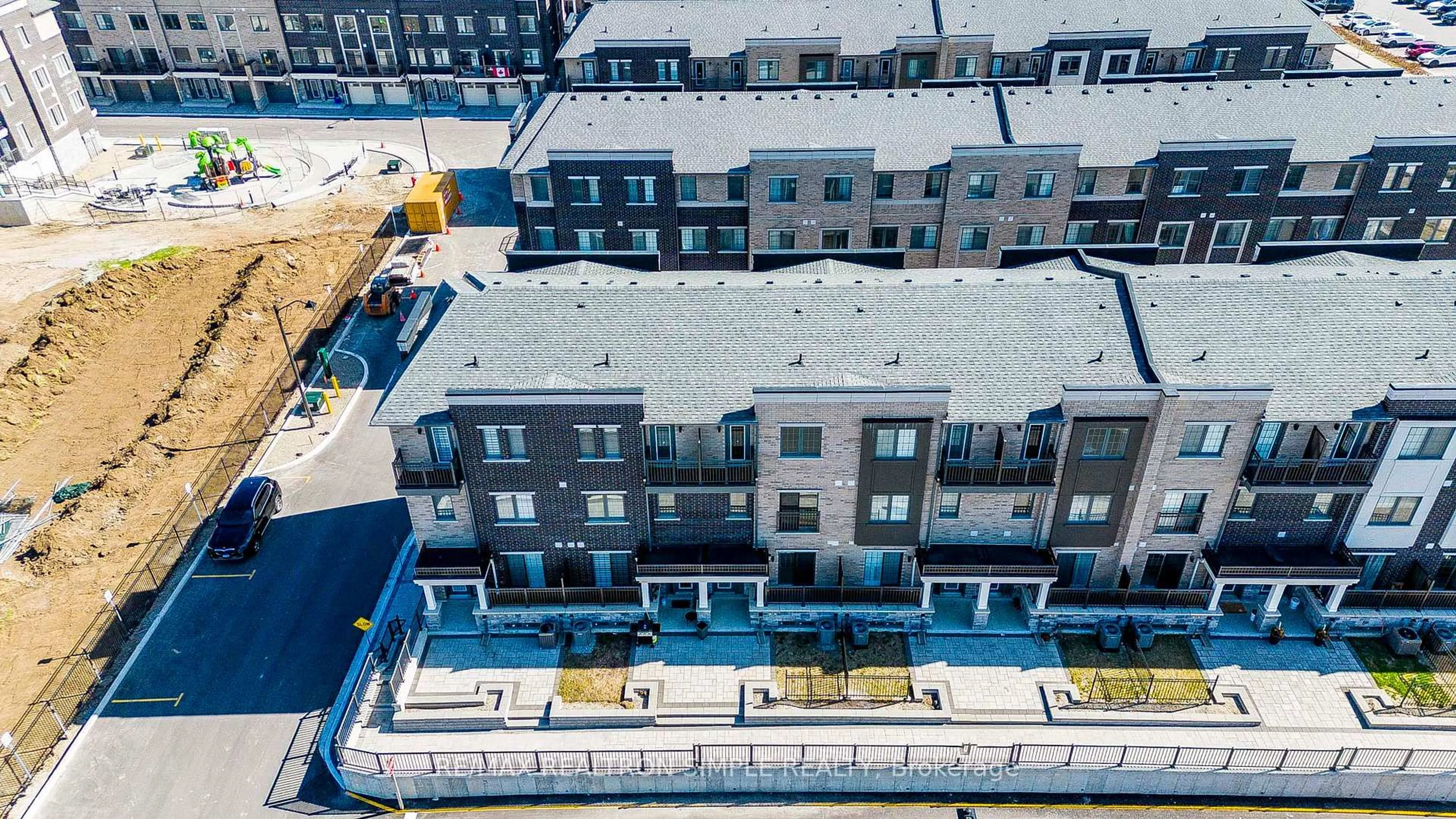 A pic from outside/outdoor area/front of a property/back of a property/a pic from drone, city buildings view from balcony for 20 Maybank Lane, Whitchurch-Stouffville Ontario L4A 4X7
