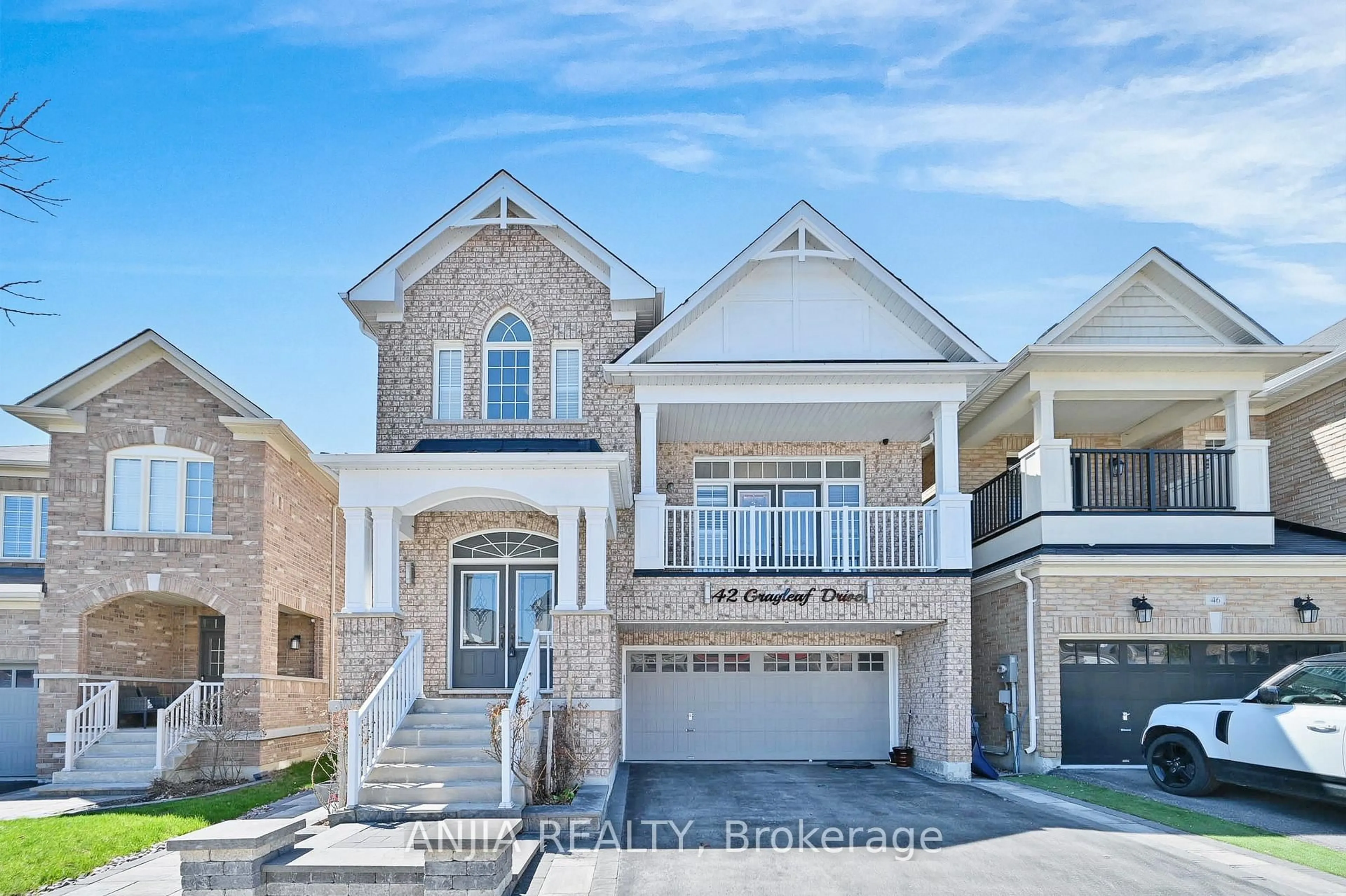 Home with brick exterior material, street for 42 Grayleaf Dr, Whitchurch-Stouffville Ontario L4A 1S8