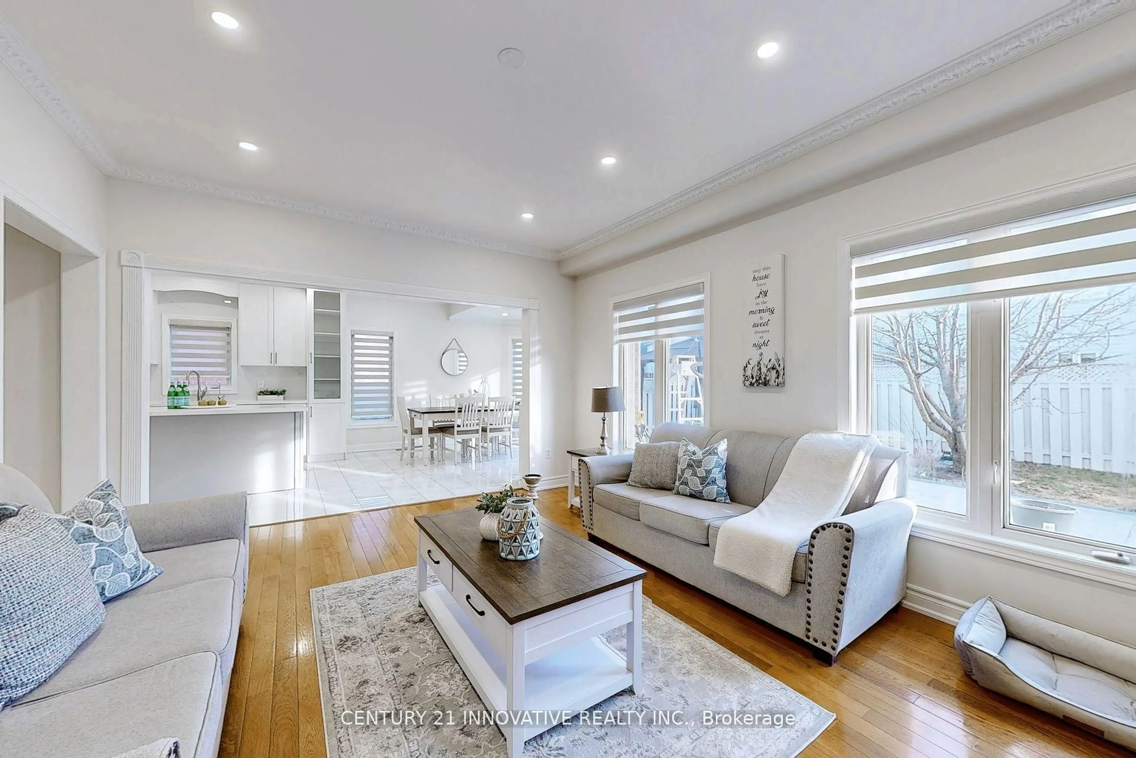 Living room with furniture, unknown for 33 Ferncliffe Cres, Markham Ontario L3S 4N9