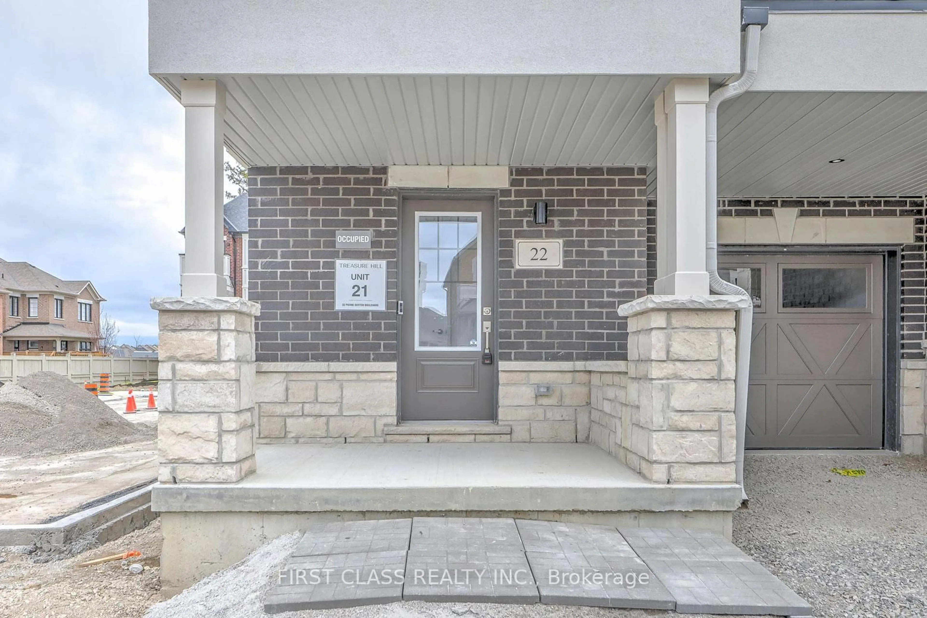 Indoor entryway for 22 Pierre Berton Blvd, Vaughan Ontario L4H 4V2