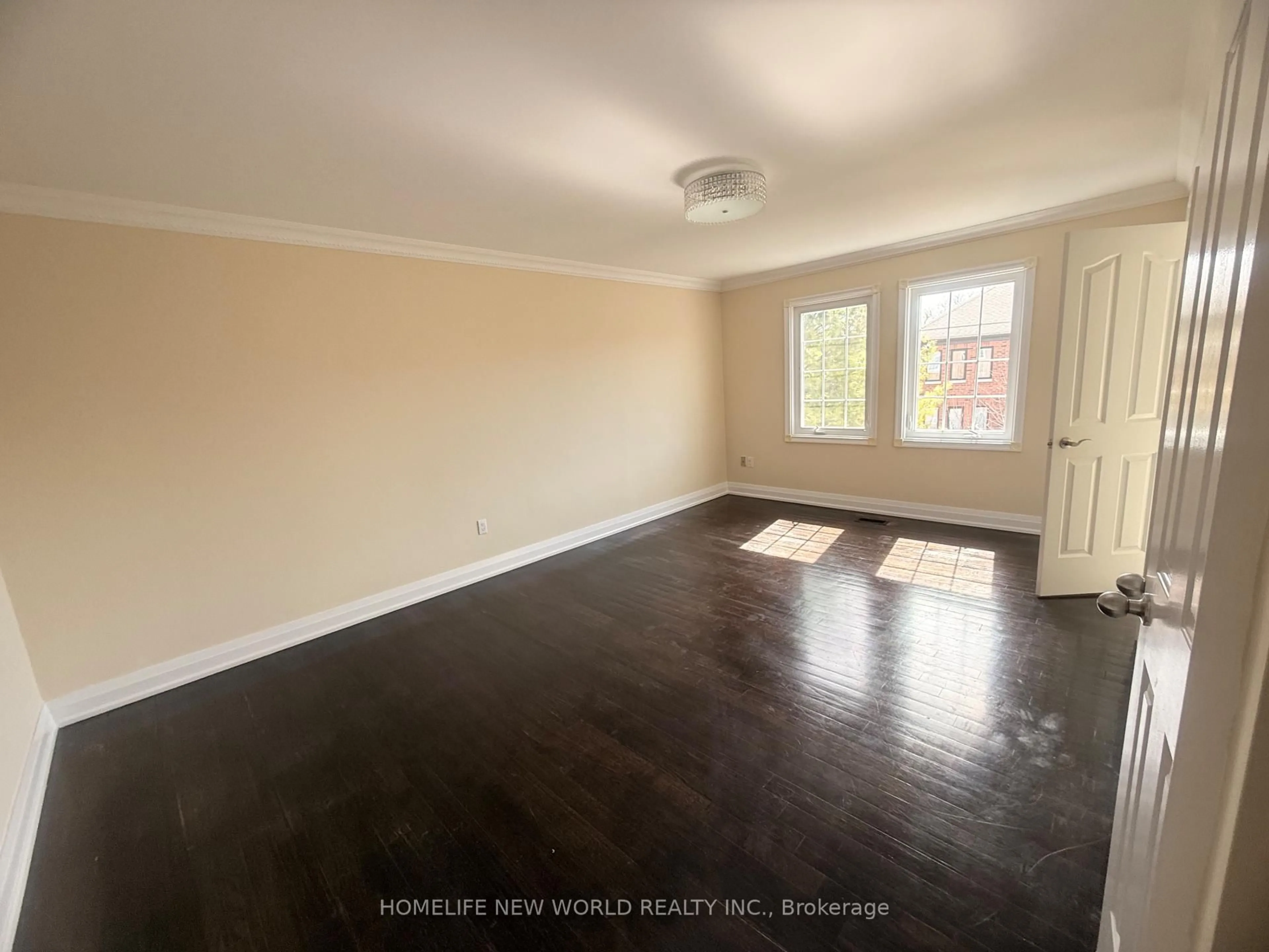 A pic of a room for 2 Gatewood Crt, Richmond Hill Ontario L4B 2L5