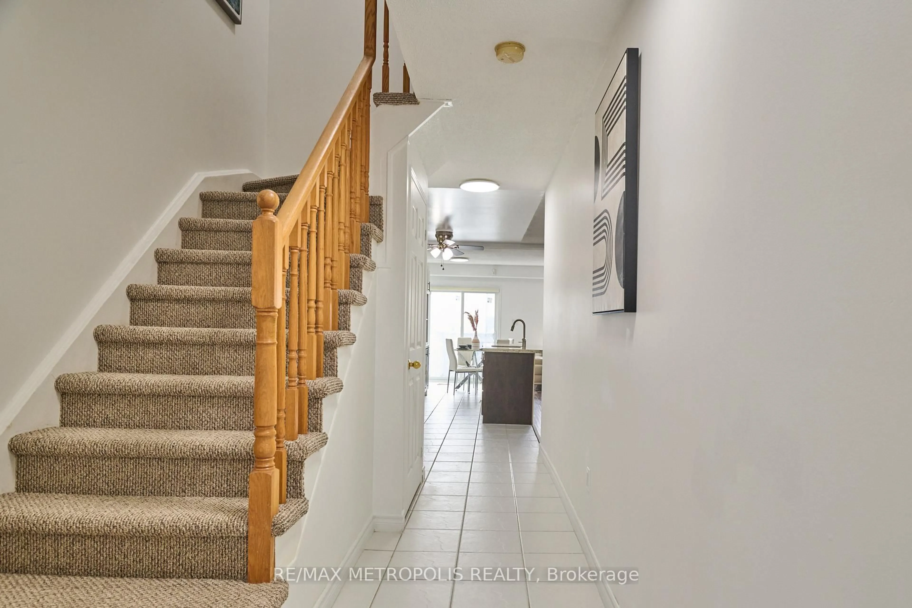 Indoor foyer for 87 Billingsley Cres, Markham Ontario L3S 4P5