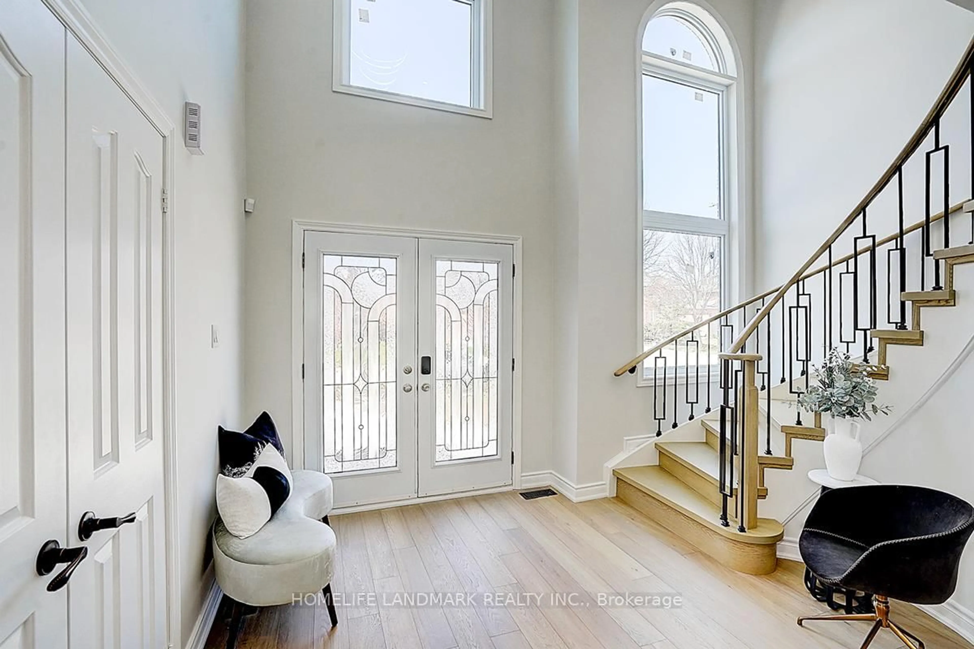 Indoor entryway for 69 Aristotle Dr, Richmond Hill Ontario L4S 1J7