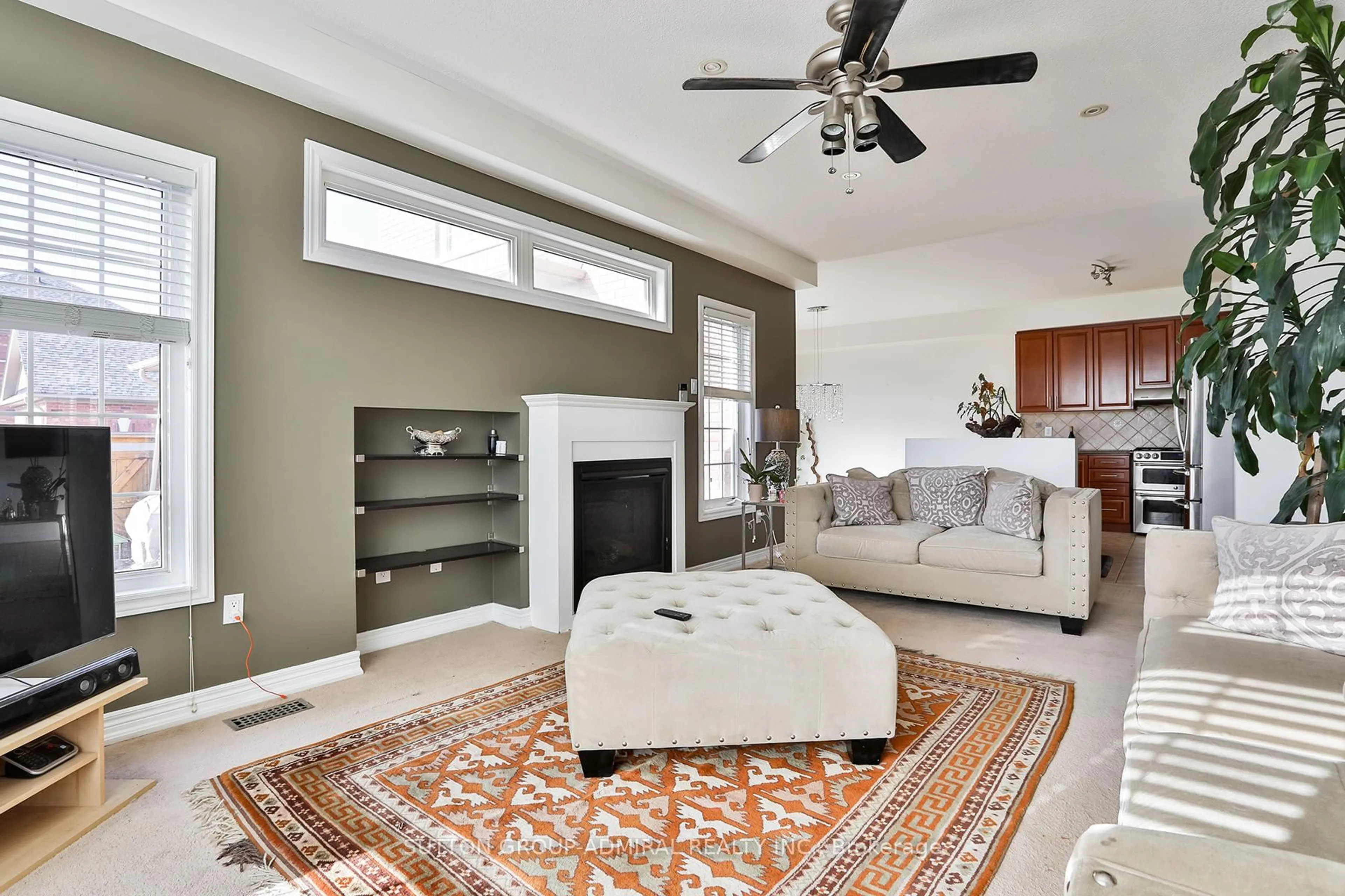 Living room with furniture, unknown for 38 Shady Oaks Ave, Markham Ontario L6B 0J5