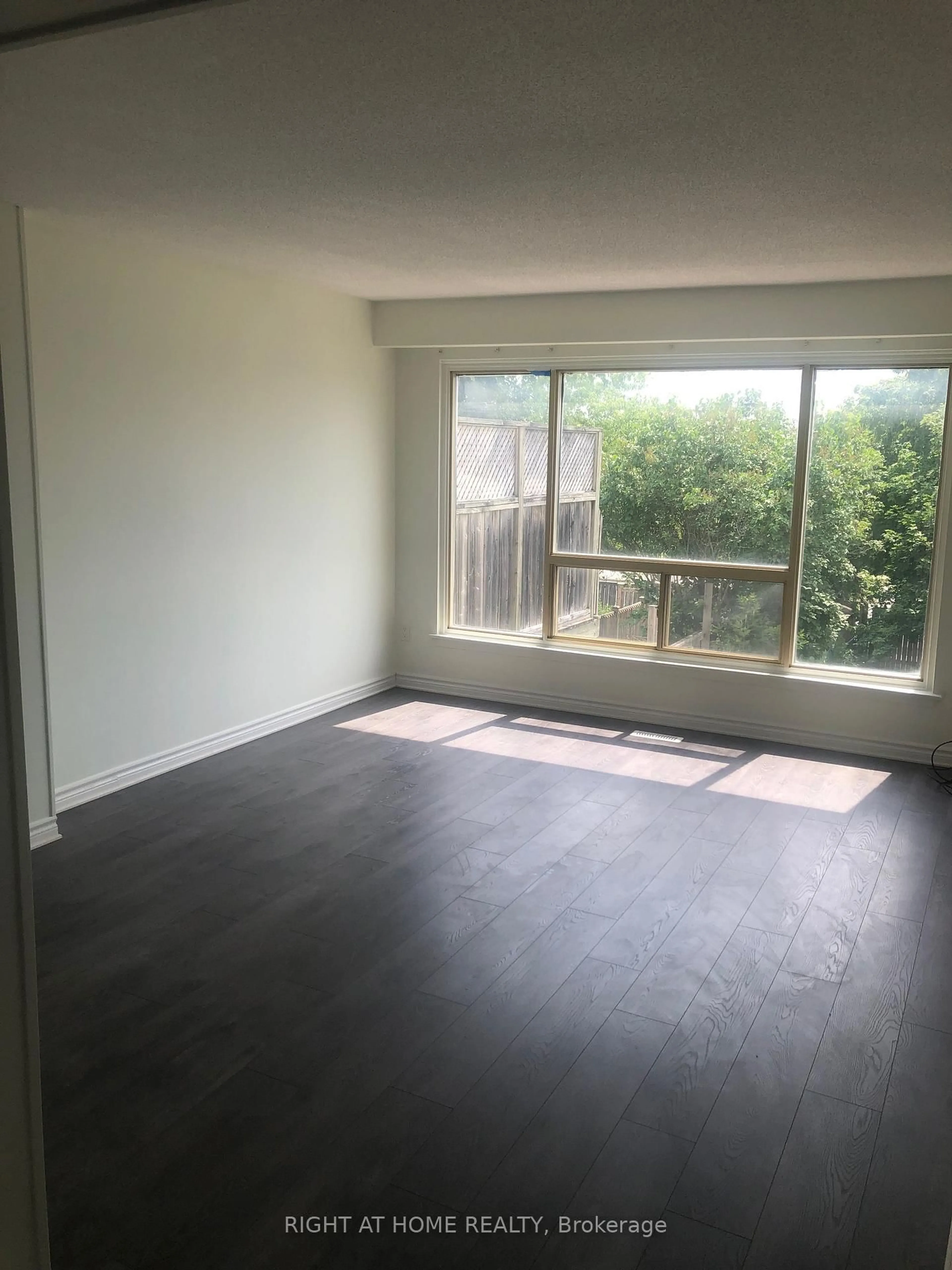 A pic of a room for 248 Britannia Ave, Bradford West Gwillimbury Ontario L3Z 1A7
