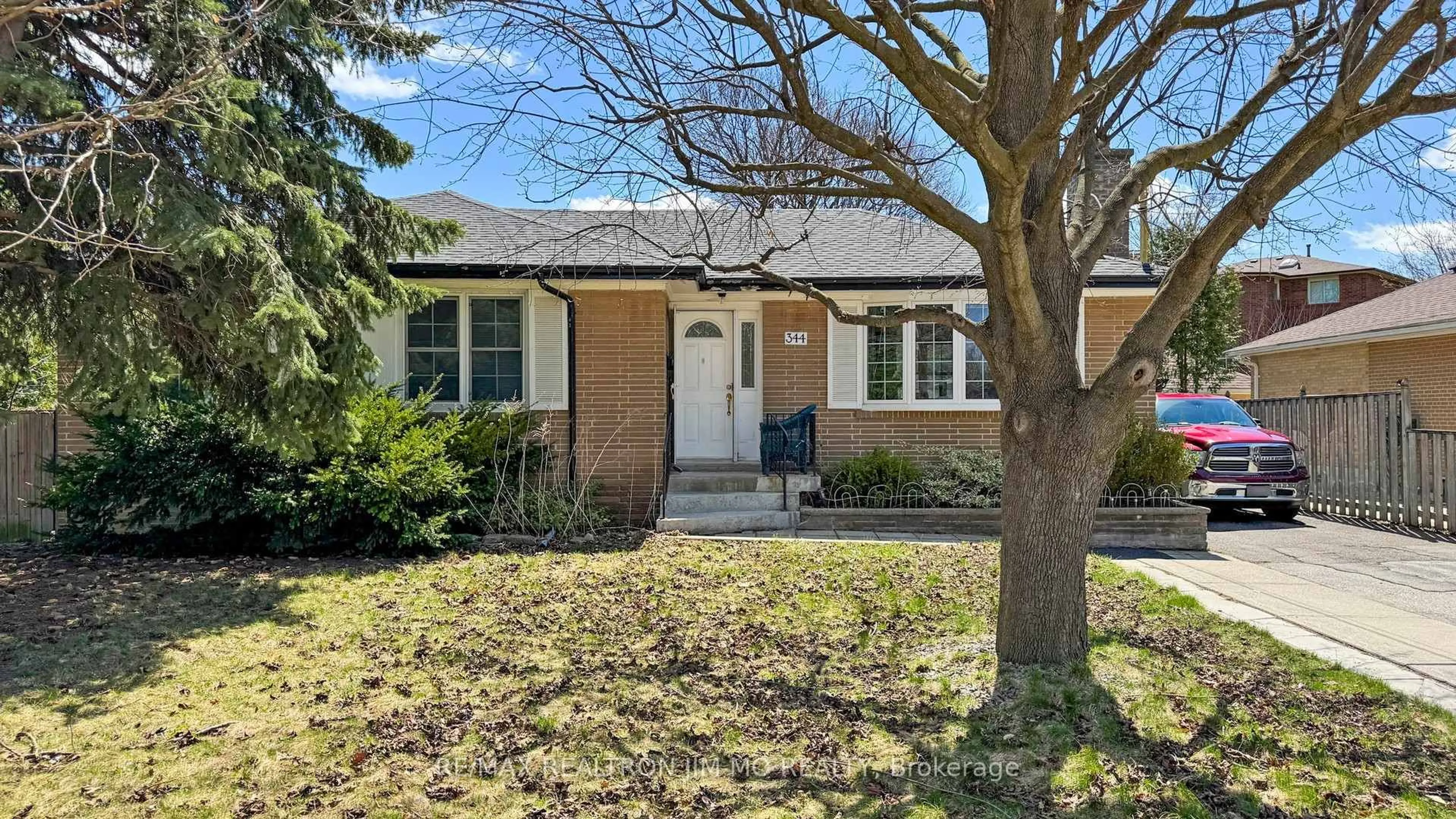 Home with brick exterior material, street for 344 Paliser Cres, Richmond Hill Ontario L4C 1R8