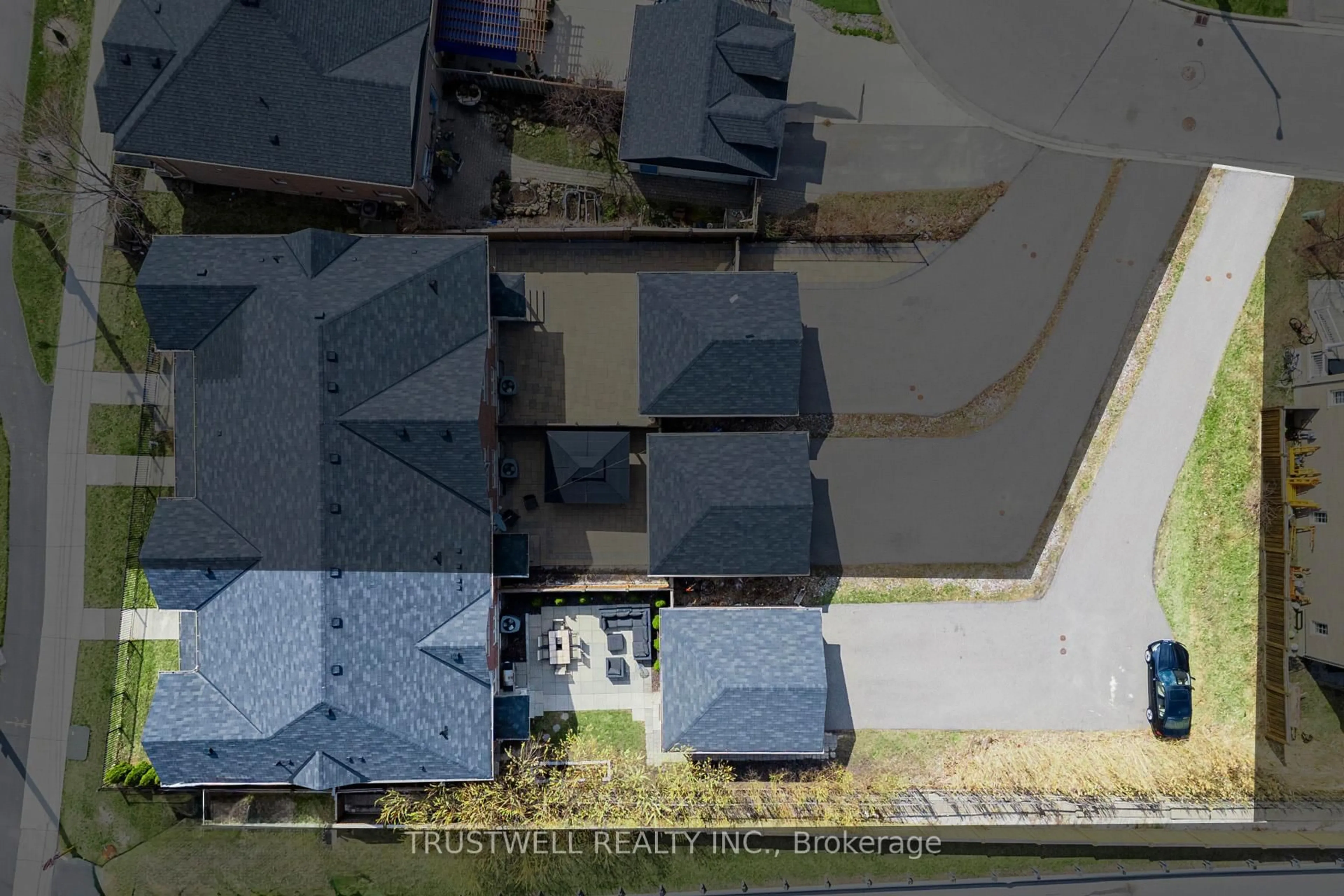 A pic from outside/outdoor area/front of a property/back of a property/a pic from drone, unknown for 9154 Dufferin St, Vaughan Ontario L4K 5M5