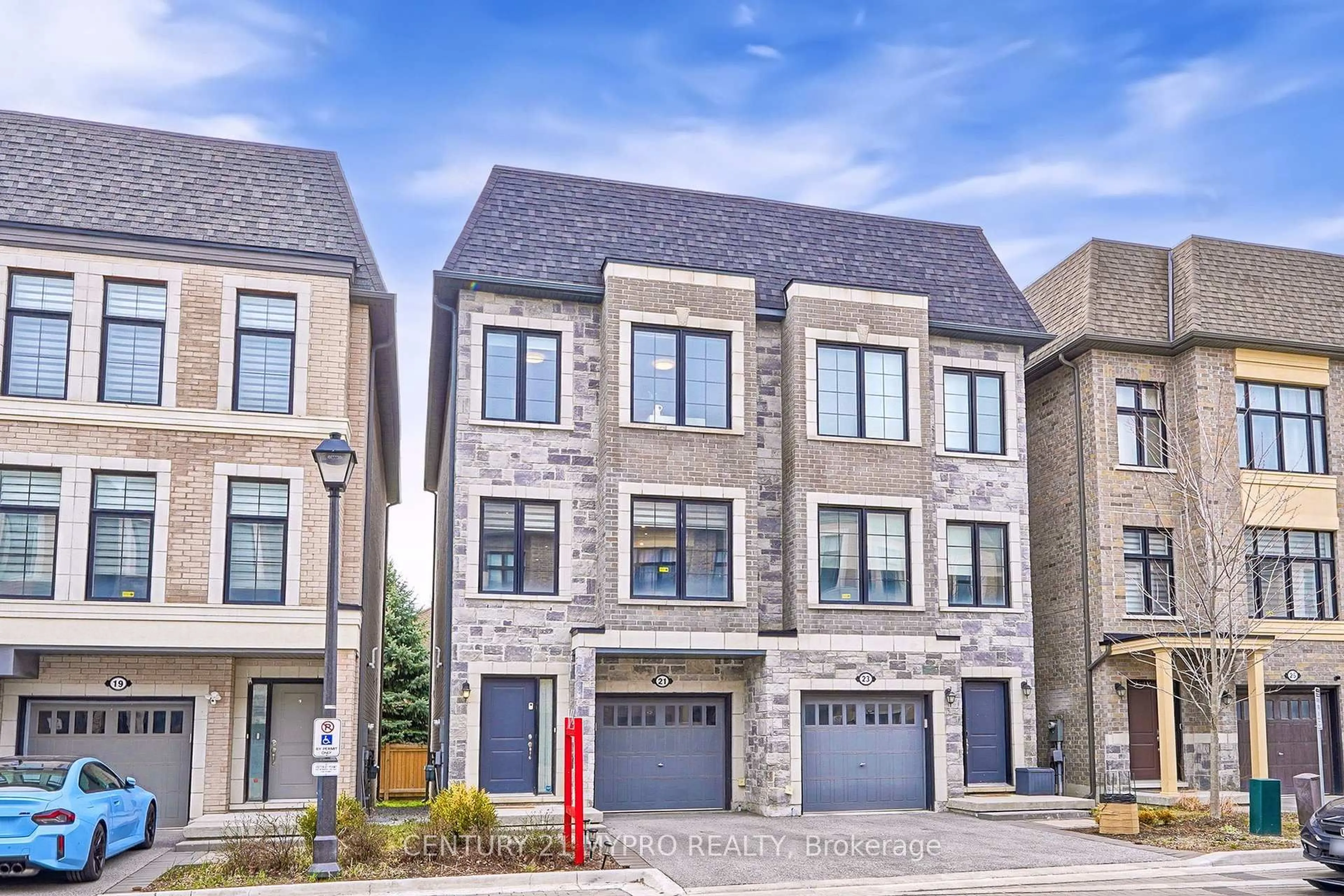 Home with brick exterior material, street for 21 Mcgurran Lane, Richmond Hill Ontario L4B 0G8
