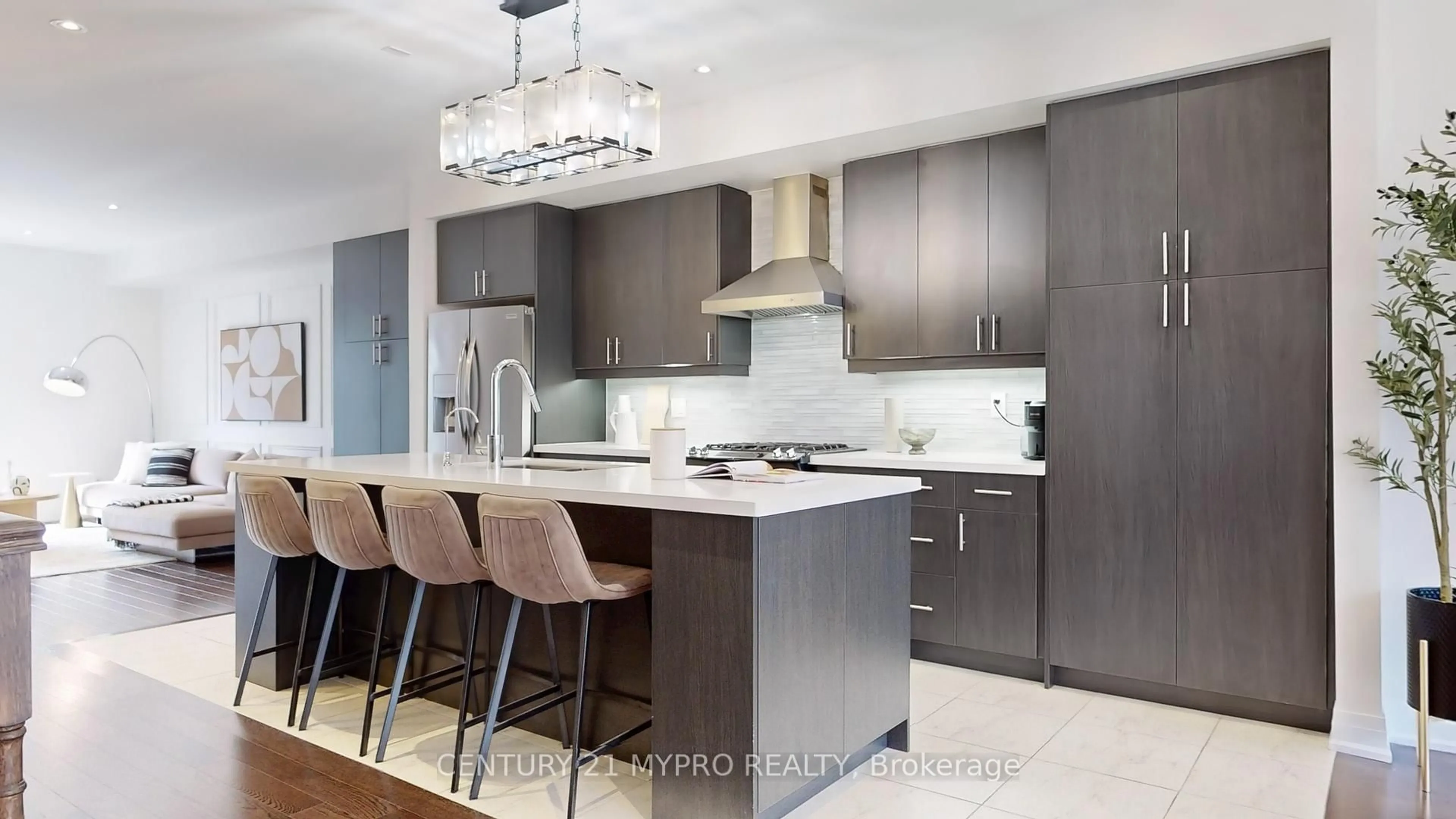 Contemporary kitchen, unknown for 21 Mcgurran Lane, Richmond Hill Ontario L4B 0G8