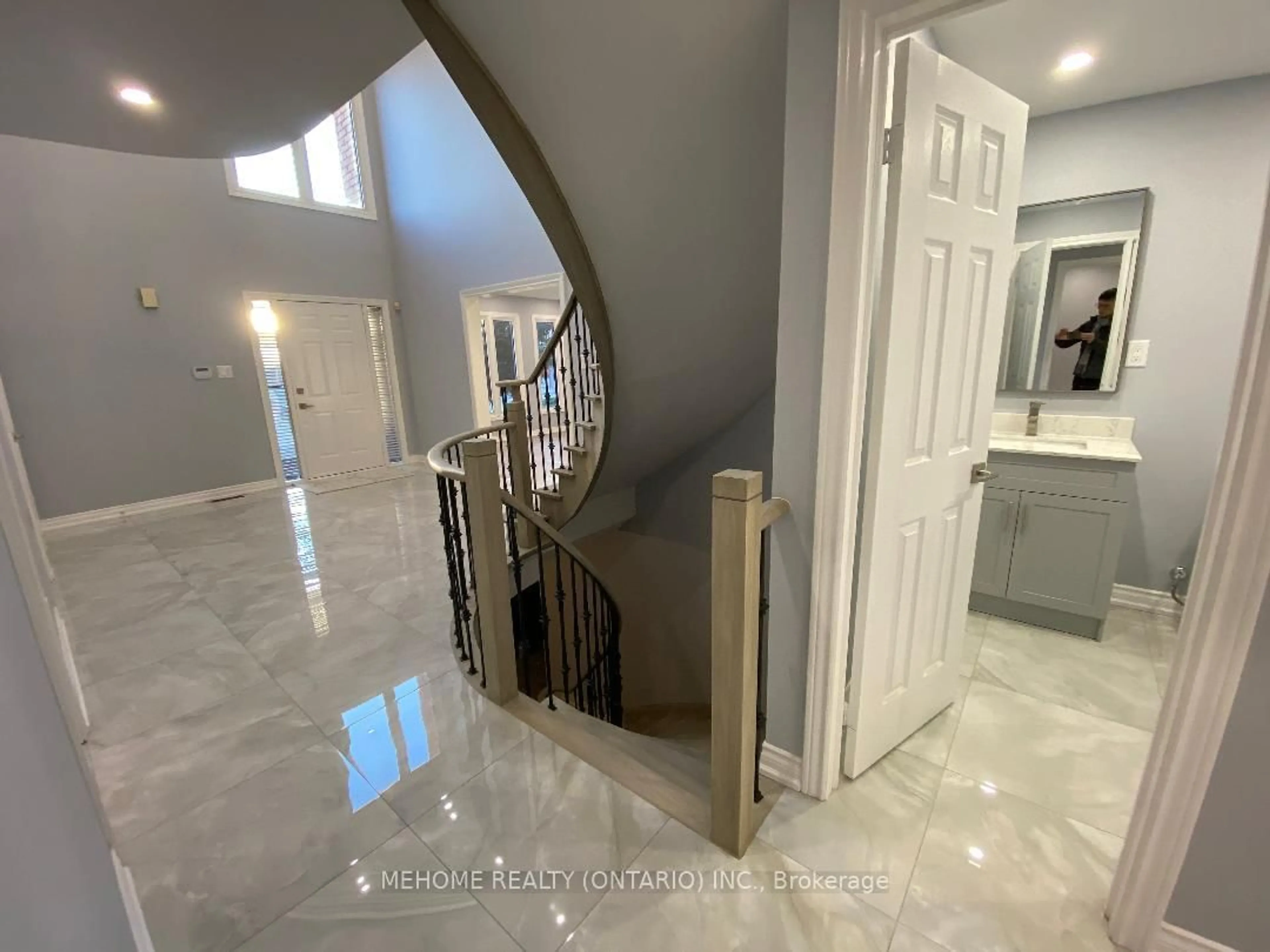 Unknown for 12 Highbridge Rd, Richmond Hill Ontario L4B 1Y1