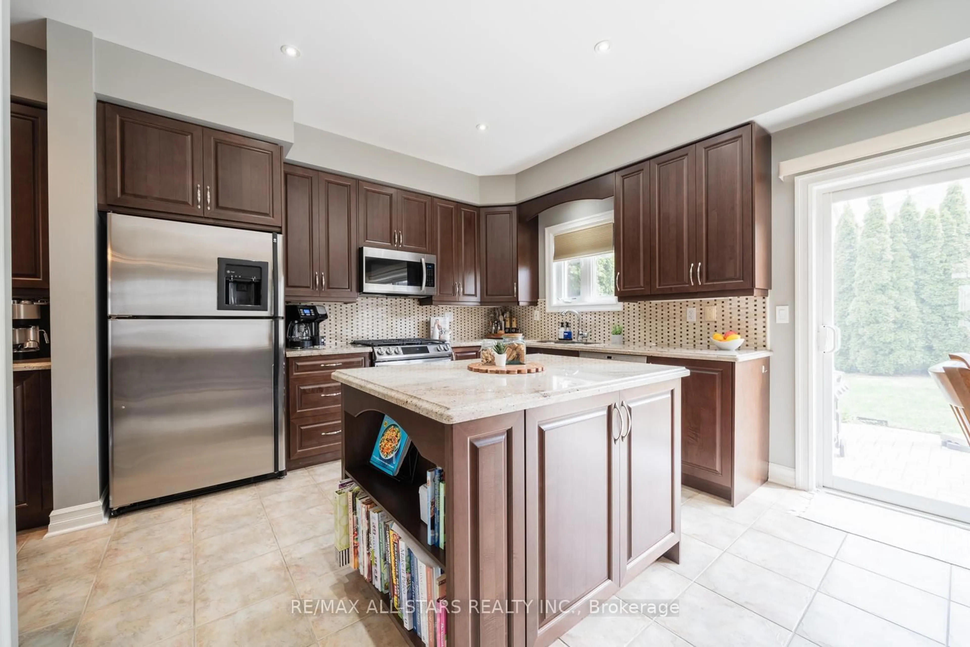 Open concept kitchen, ceramic/tile floor for 13 Kingsmill Crt, Markham Ontario L6E 1Y2