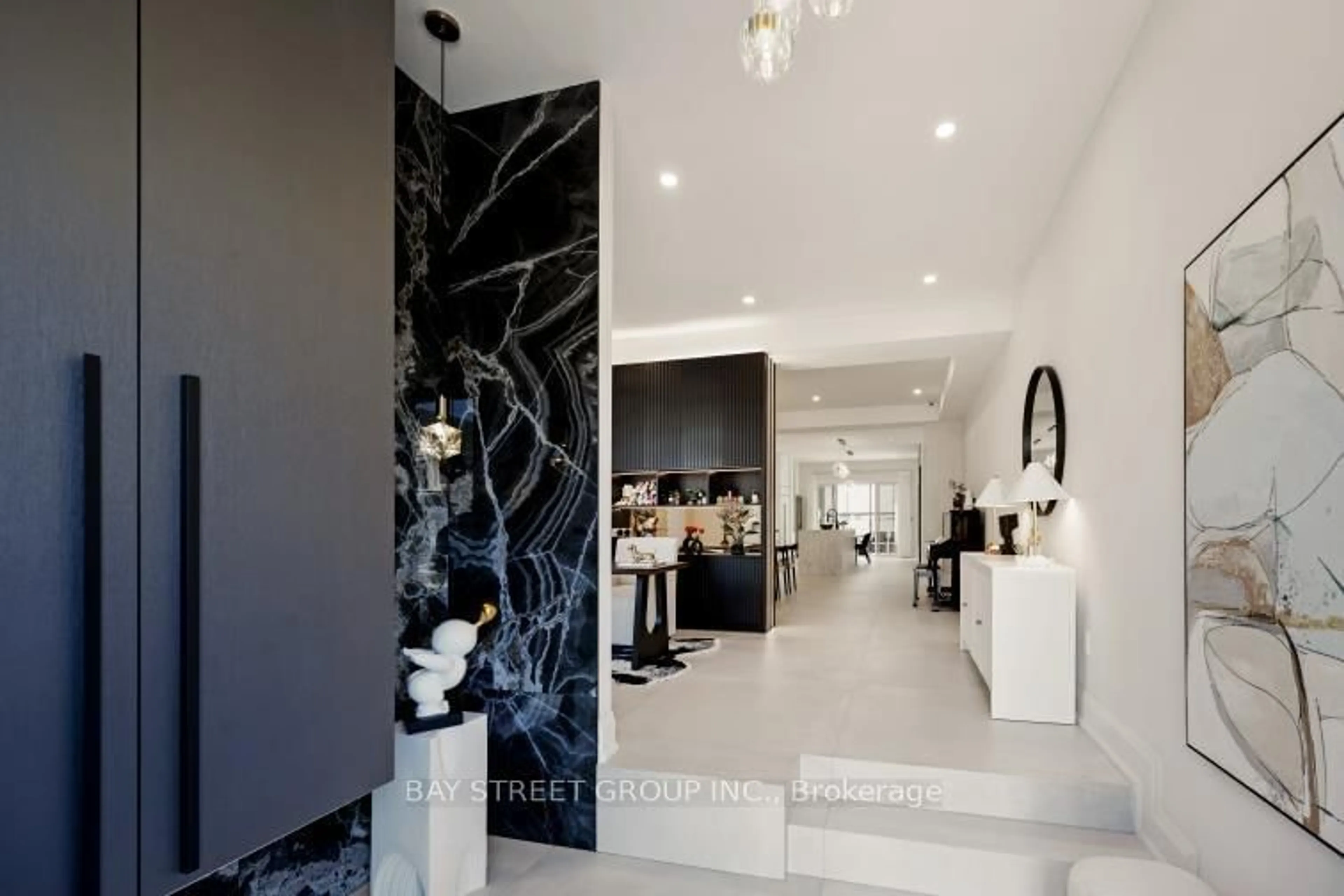 Indoor foyer for 16 Meteorite St, Richmond Hill Ontario L4C 4V7