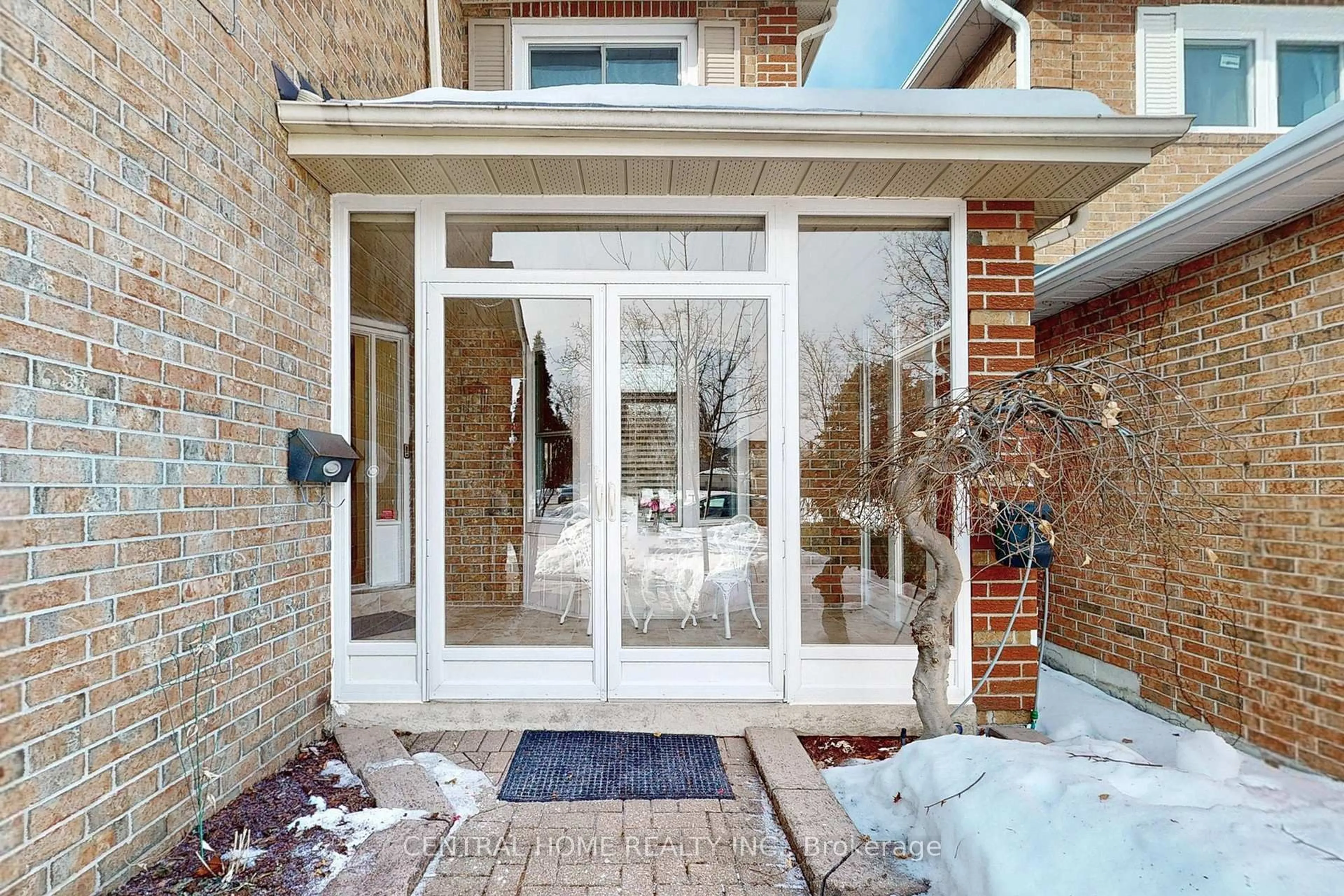 Indoor entryway for 23 Heatherton Way, Vaughan Ontario L4J 3E6