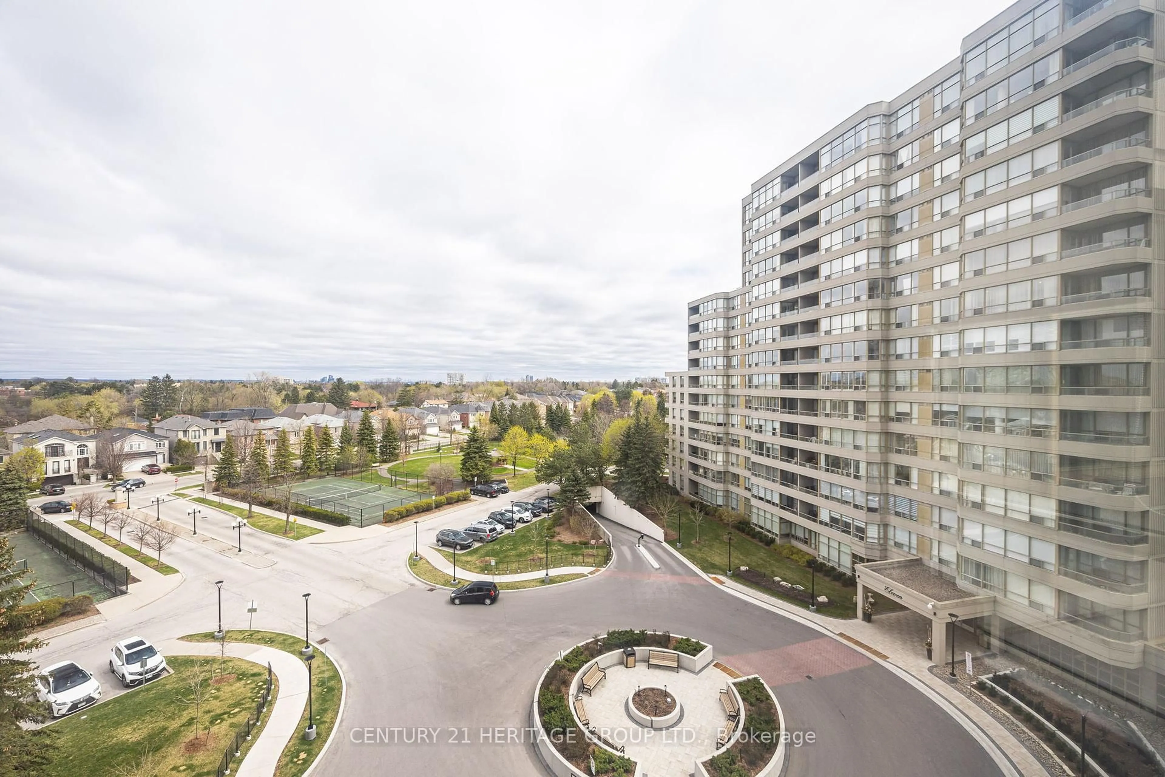 A pic from outside/outdoor area/front of a property/back of a property/a pic from drone, city buildings view from balcony for 7 Townsgate Dr #707, Vaughan Ontario L4J 7Z9