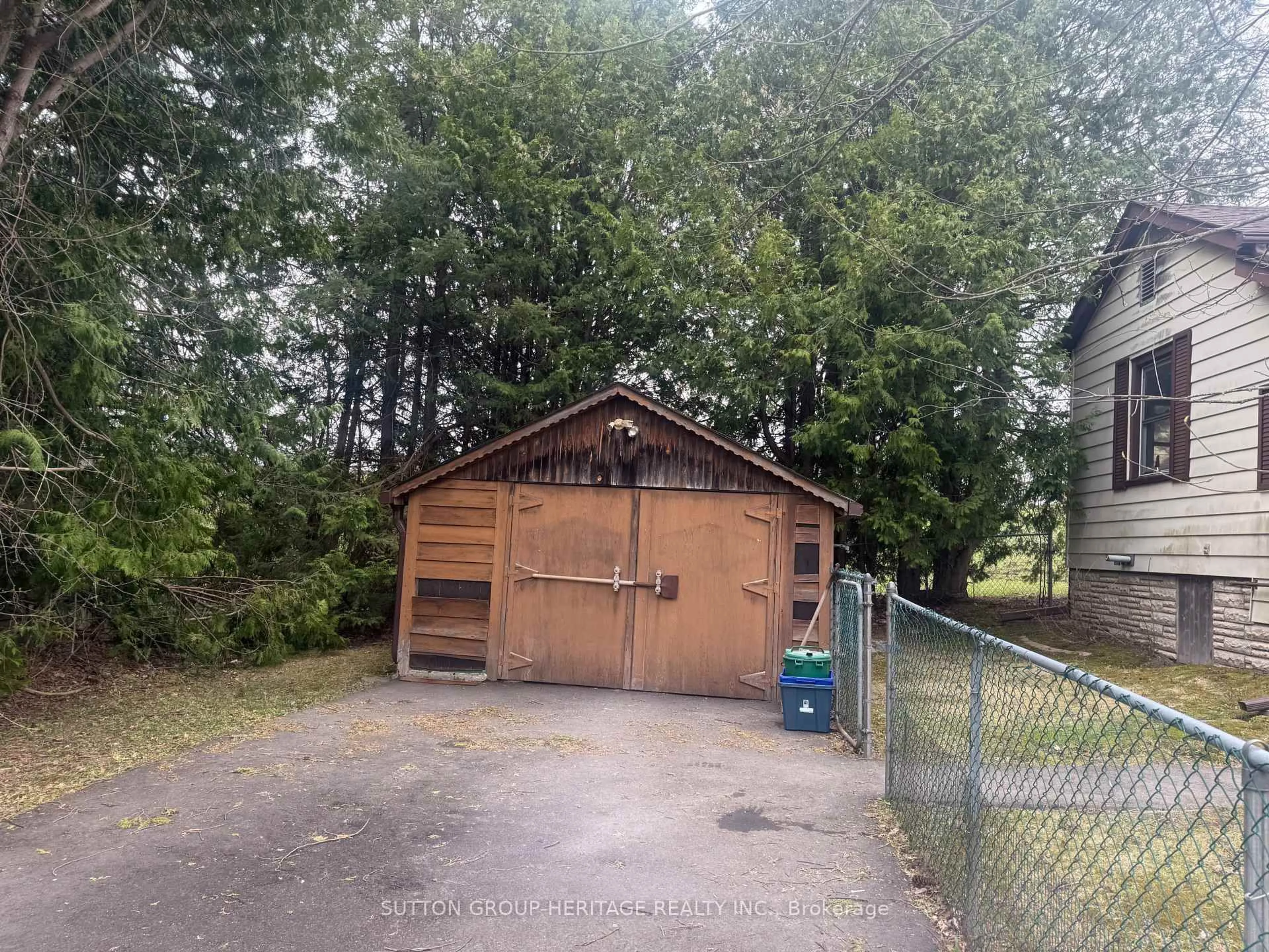 Shed for 131 Cemetery Rd, Uxbridge Ontario L9P 1R1