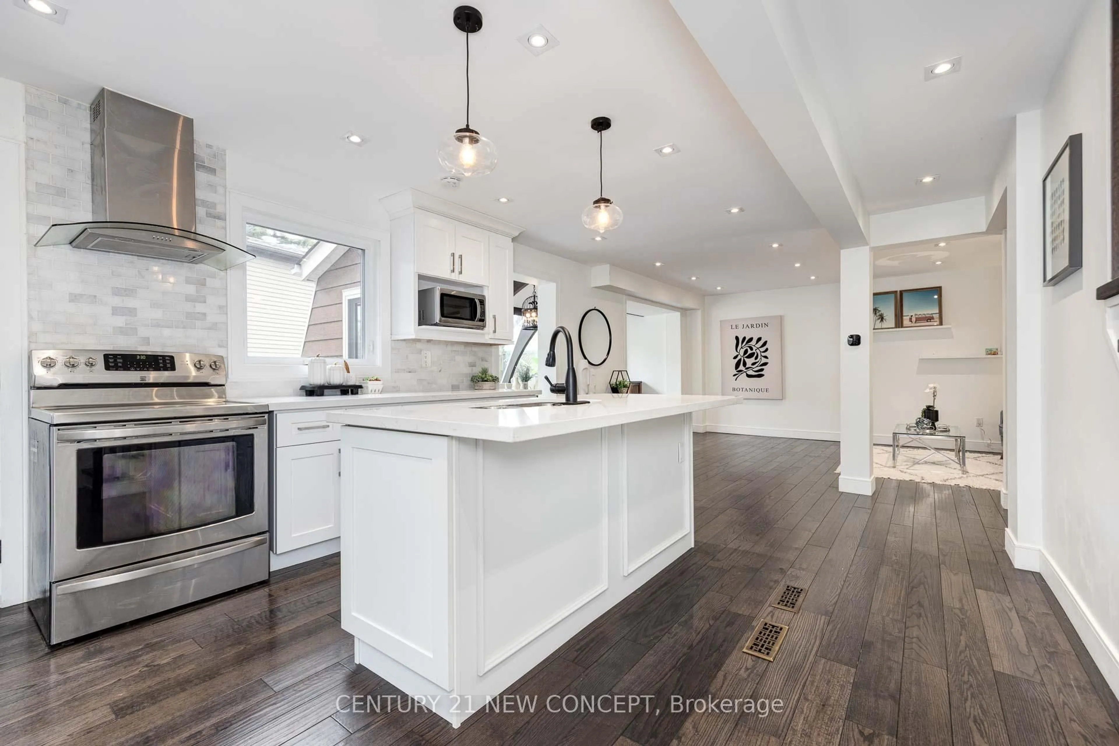 Open concept kitchen, unknown for 139 Avenue Rd, Richmond Hill Ontario L4C 4Z6