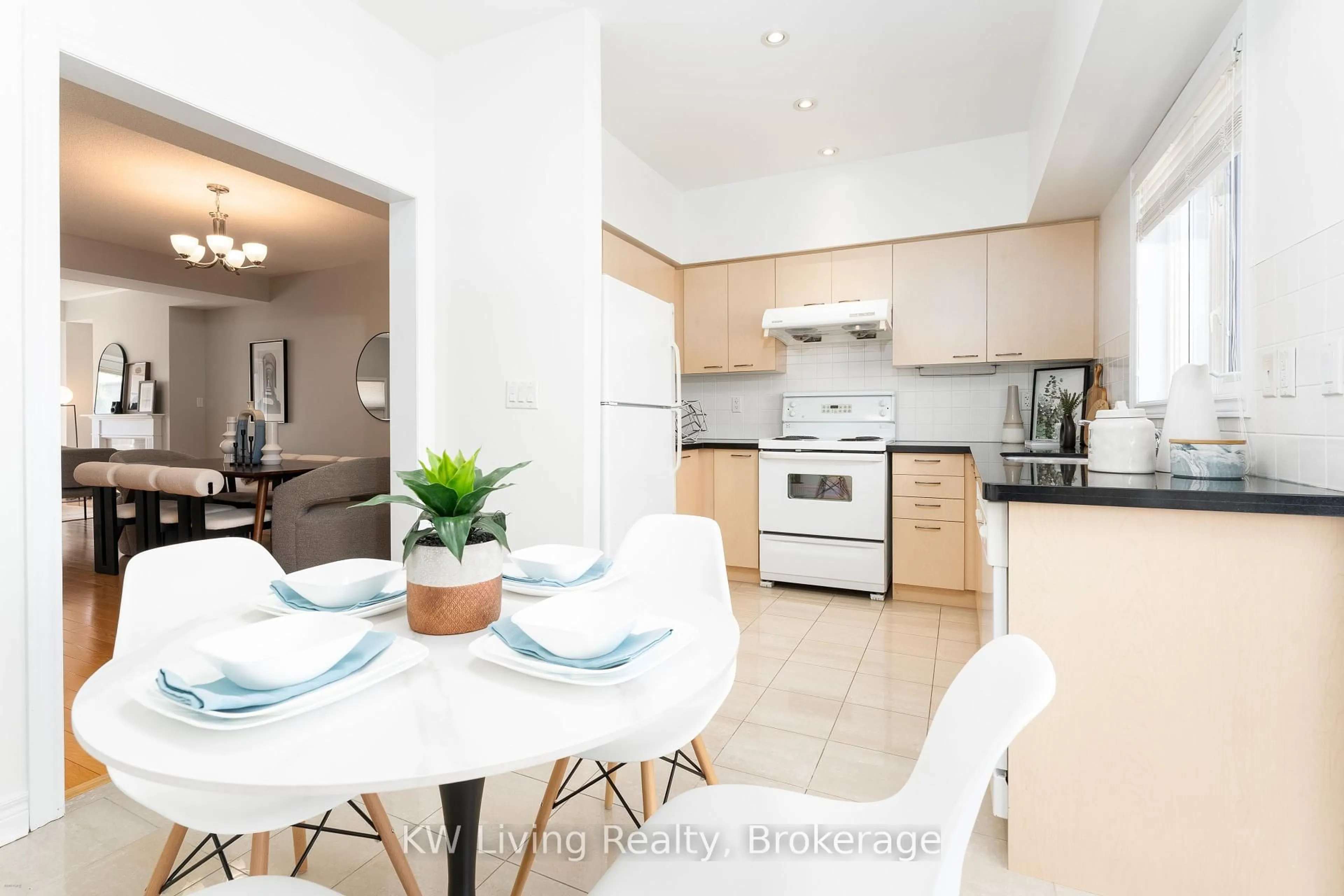 Open concept kitchen, unknown for 9133 Bayview Ave #55, Richmond Hill Ontario L4B 4V6