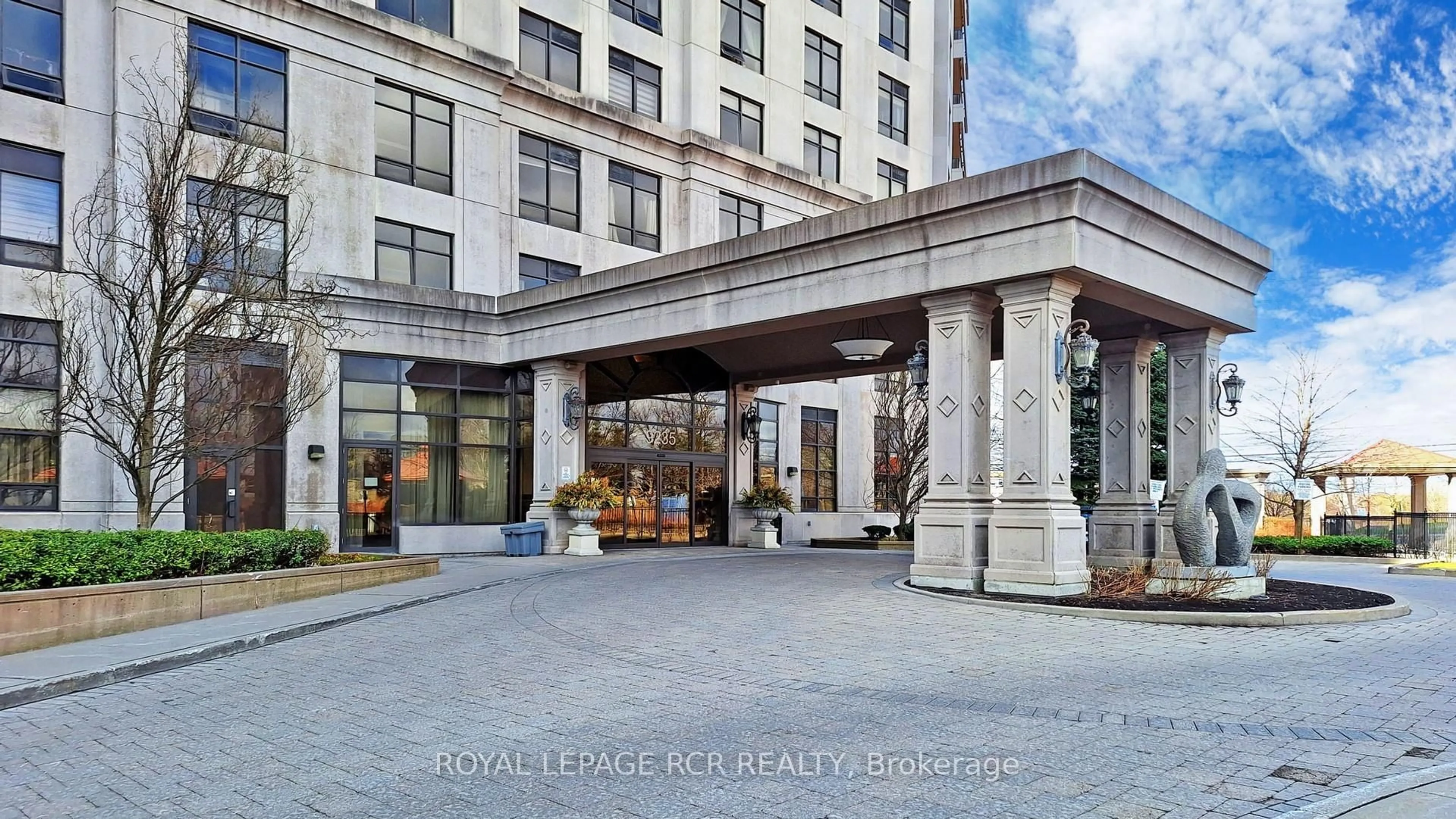 Lobby for 9235 Jane St #1404, Vaughan Ontario L6A 0J8